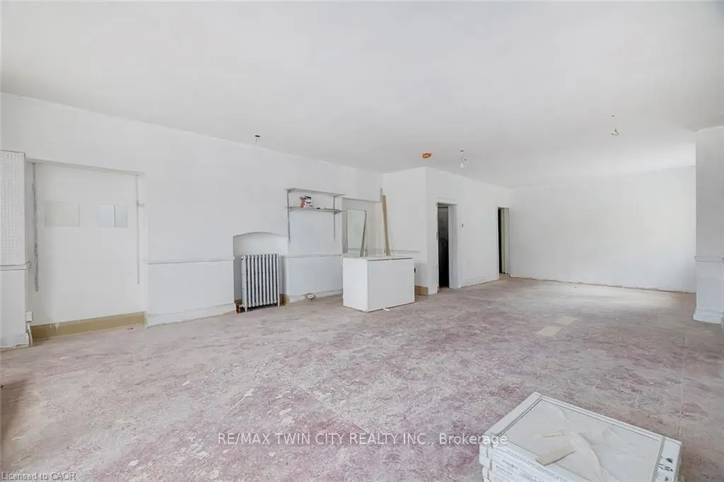 457 King Street E