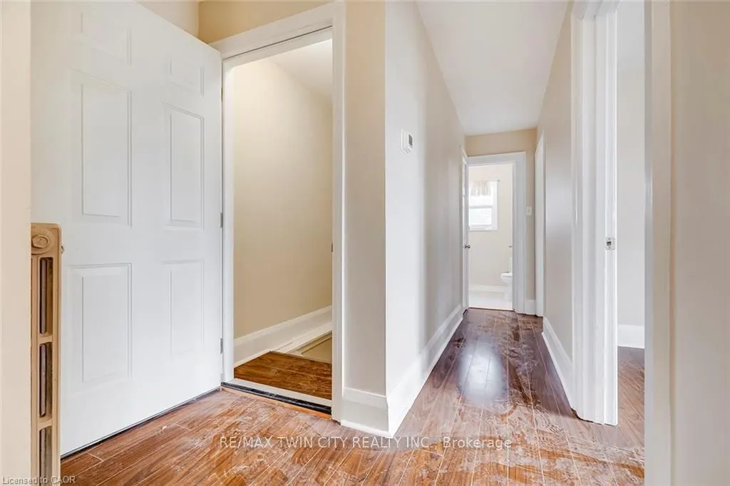 457 King Street E