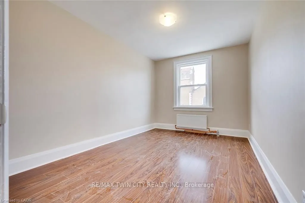 457 King Street E