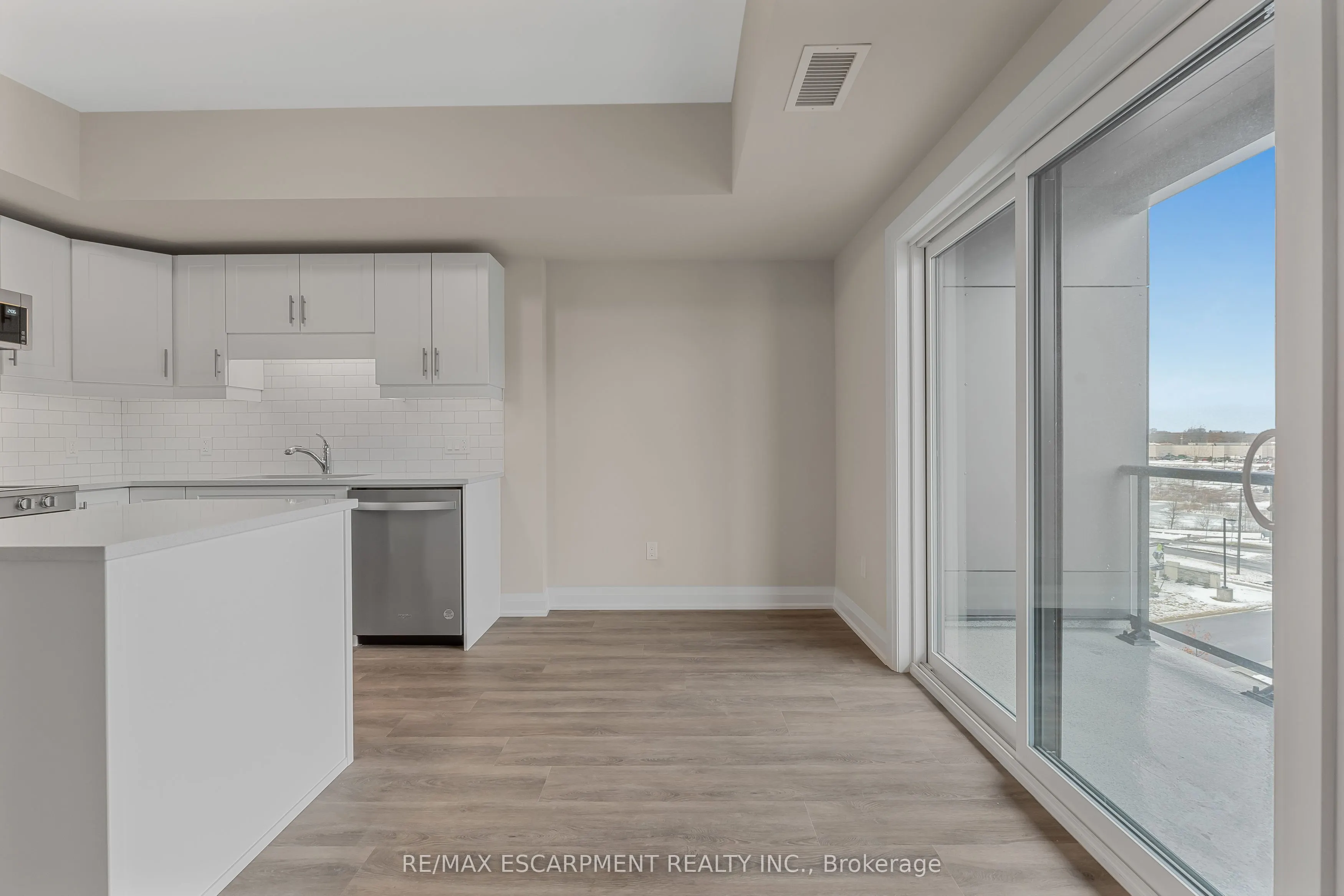118 Summersides Boulevard, #403