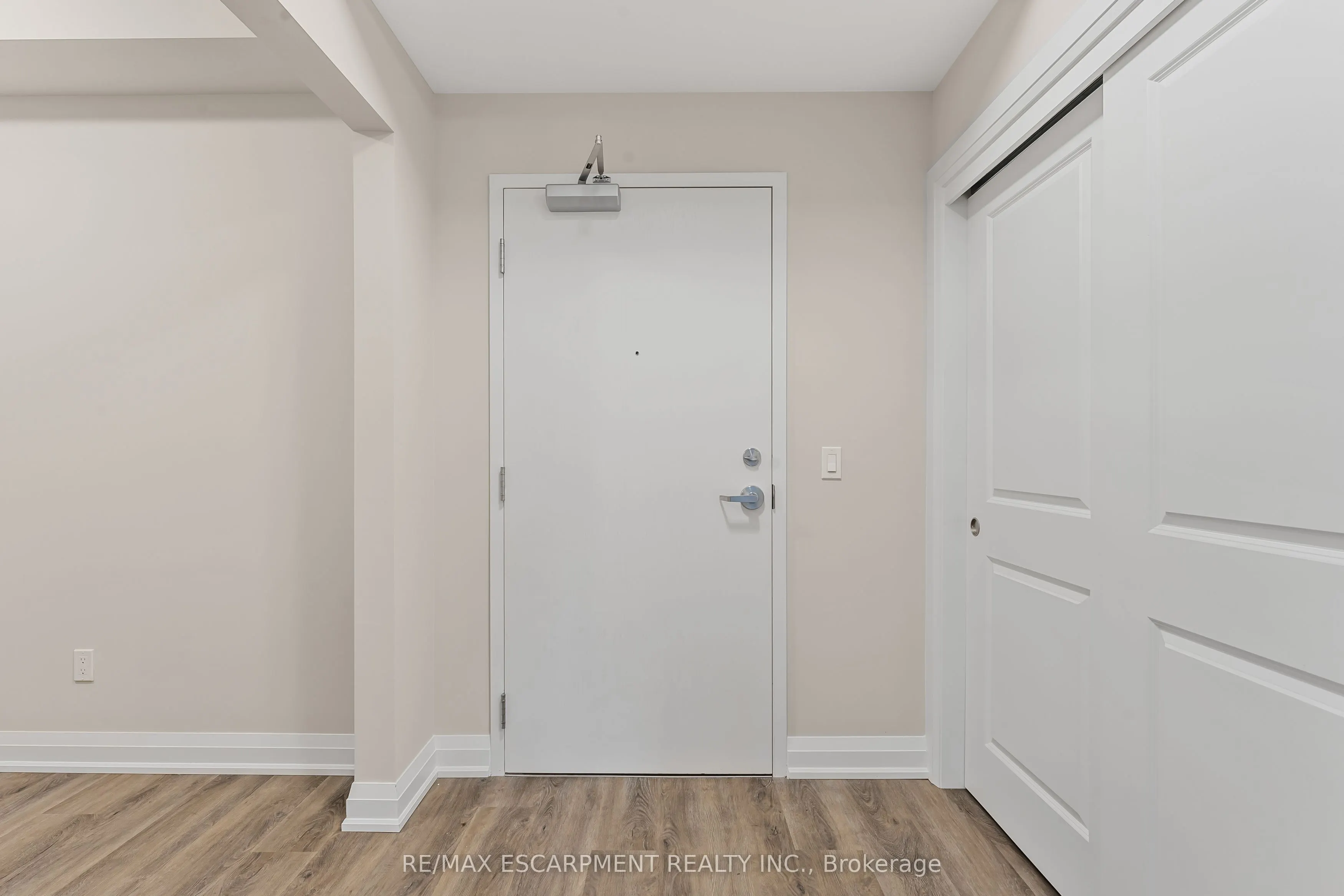 118 Summersides Boulevard, #403