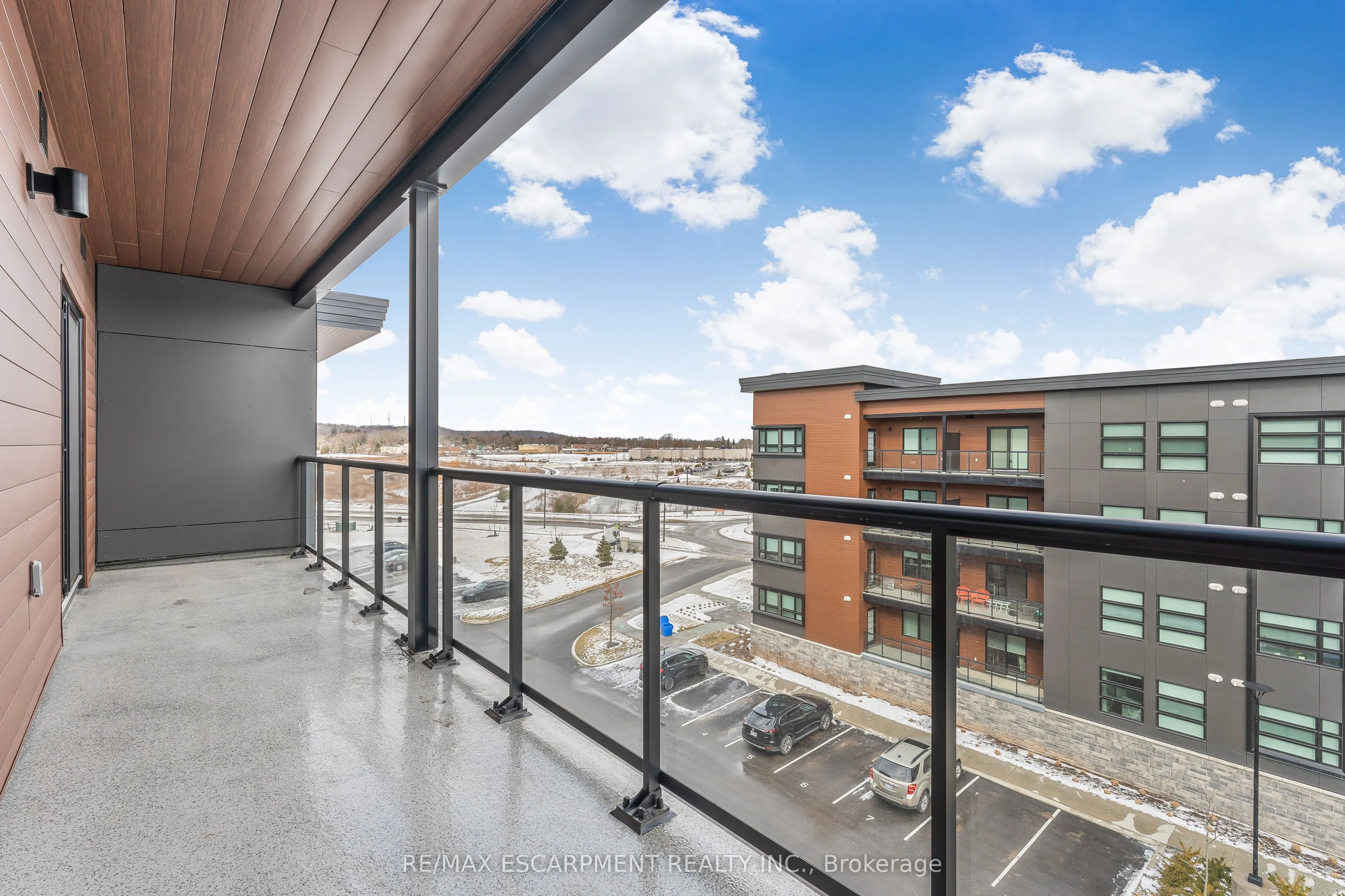 118 Summersides Boulevard, #403