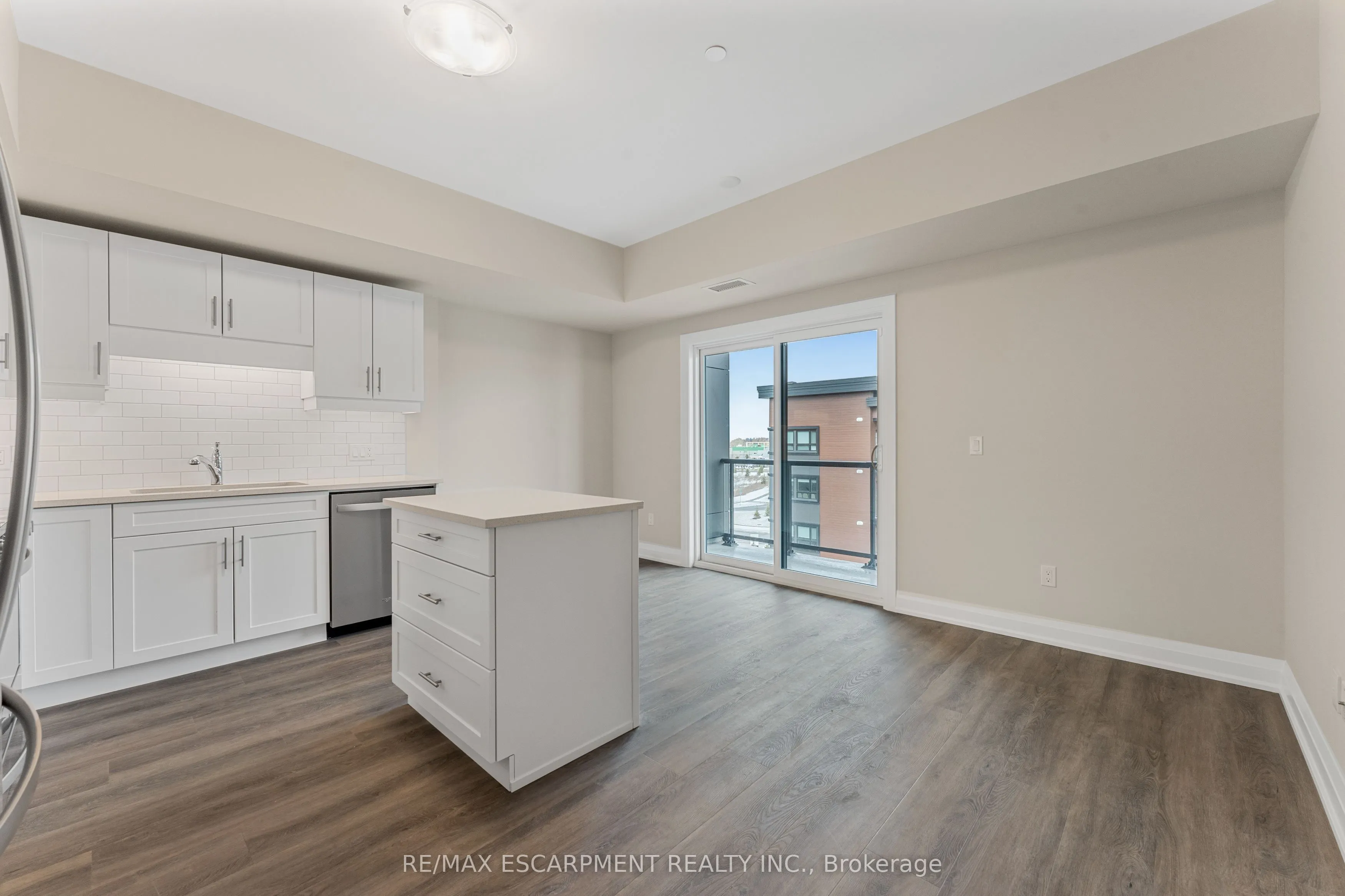 118 Summersides Boulevard, #403
