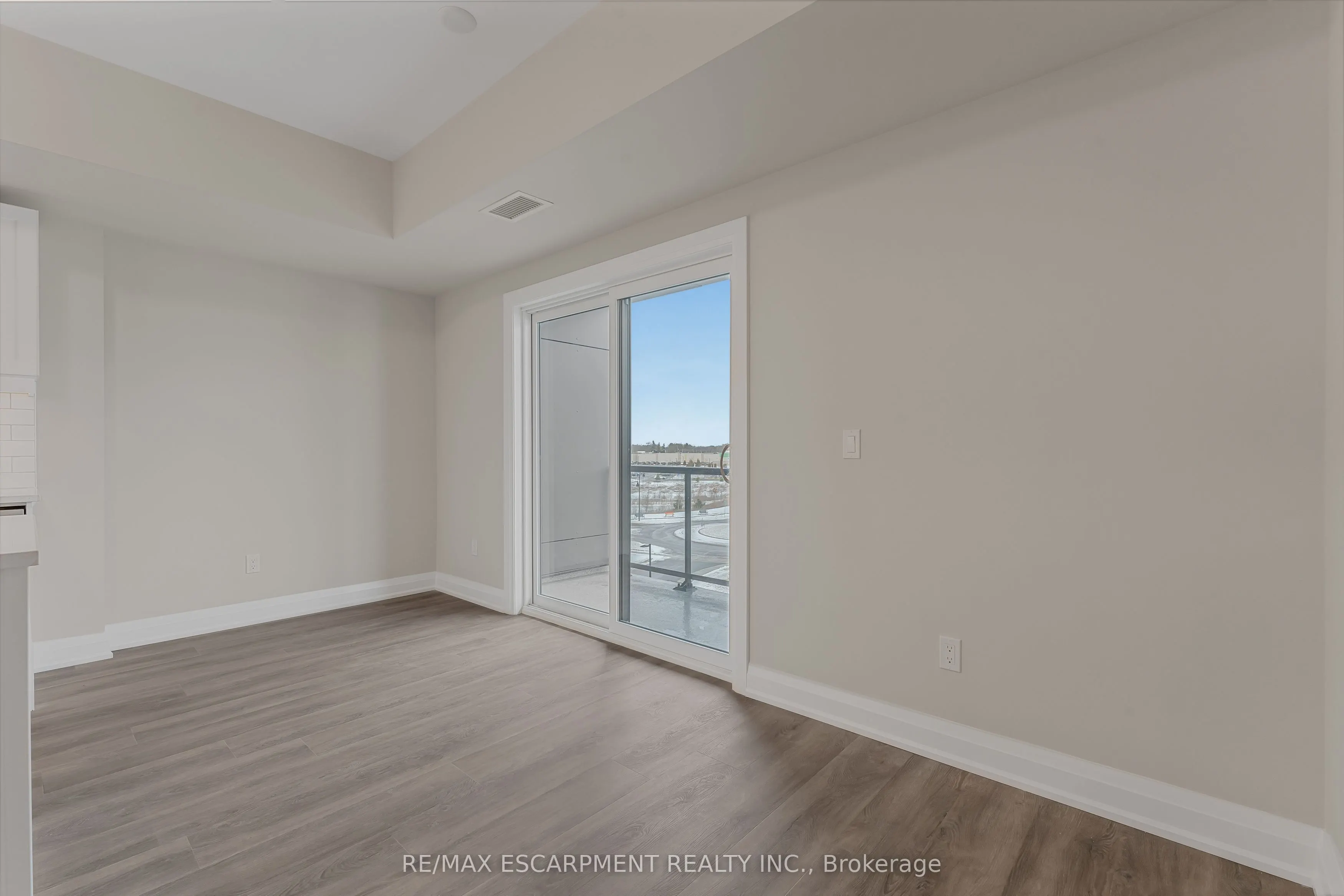 118 Summersides Boulevard, #403