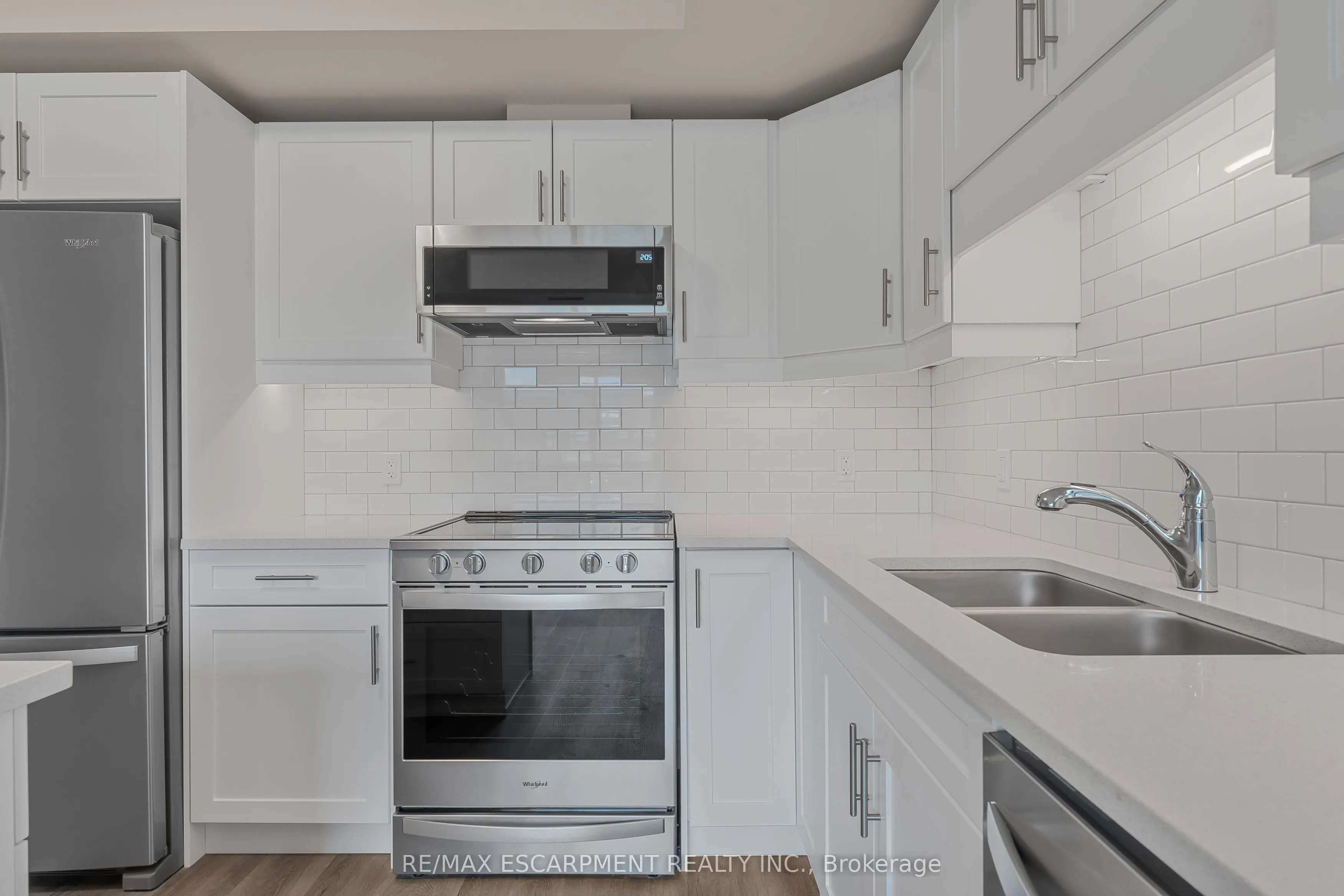 118 Summersides Boulevard, #403