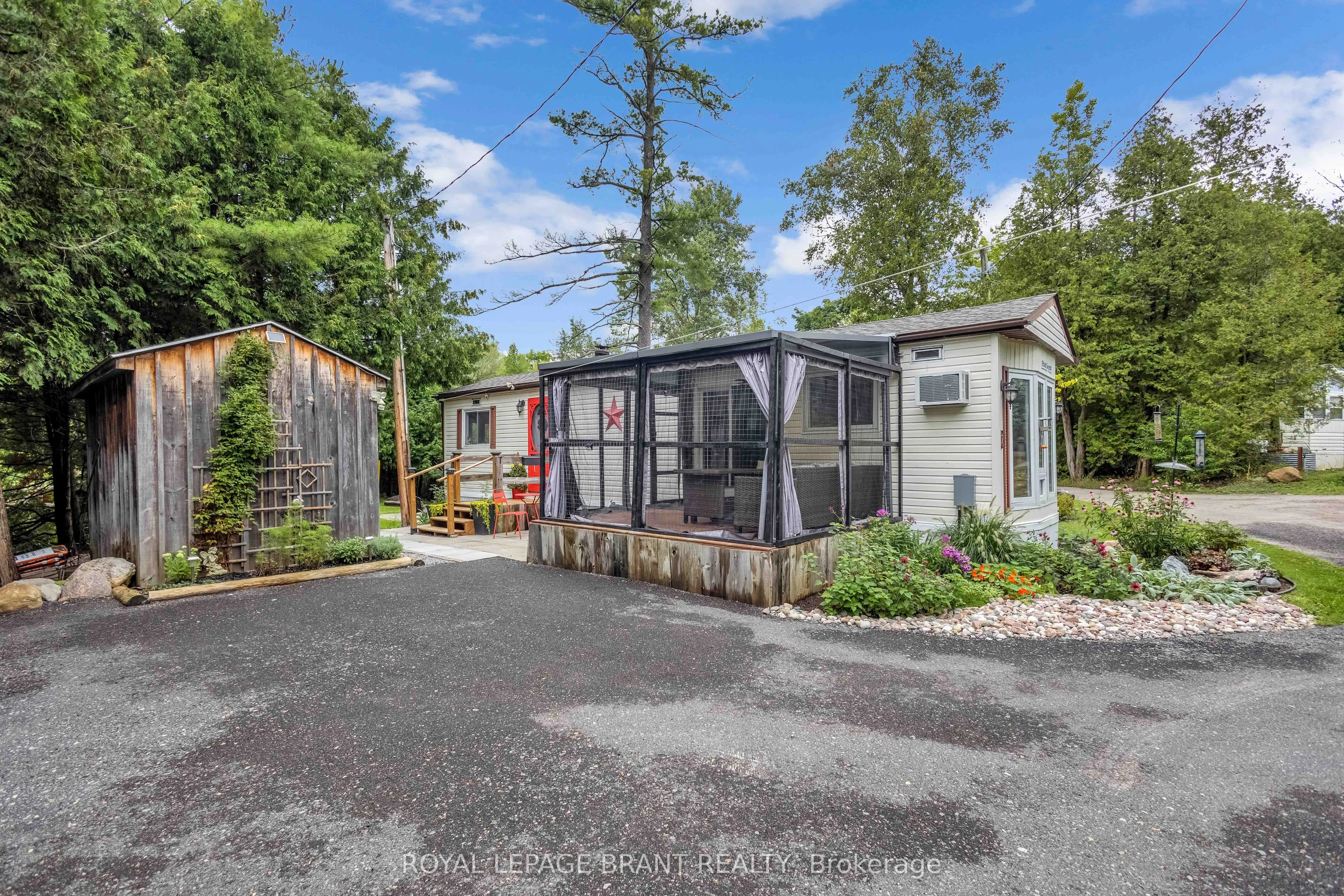 1085 10th Concession Road W