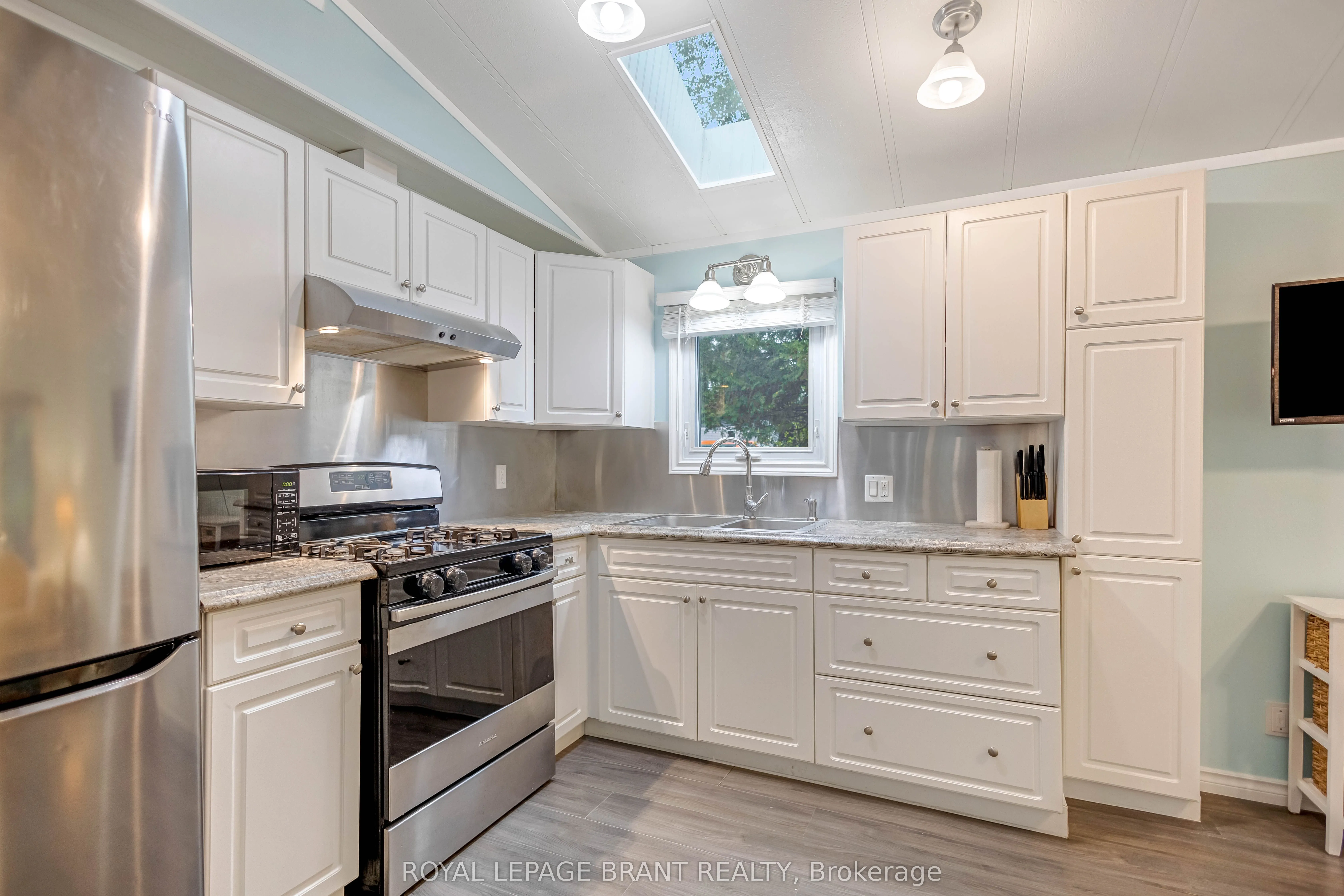 1085 10th Concession Road W