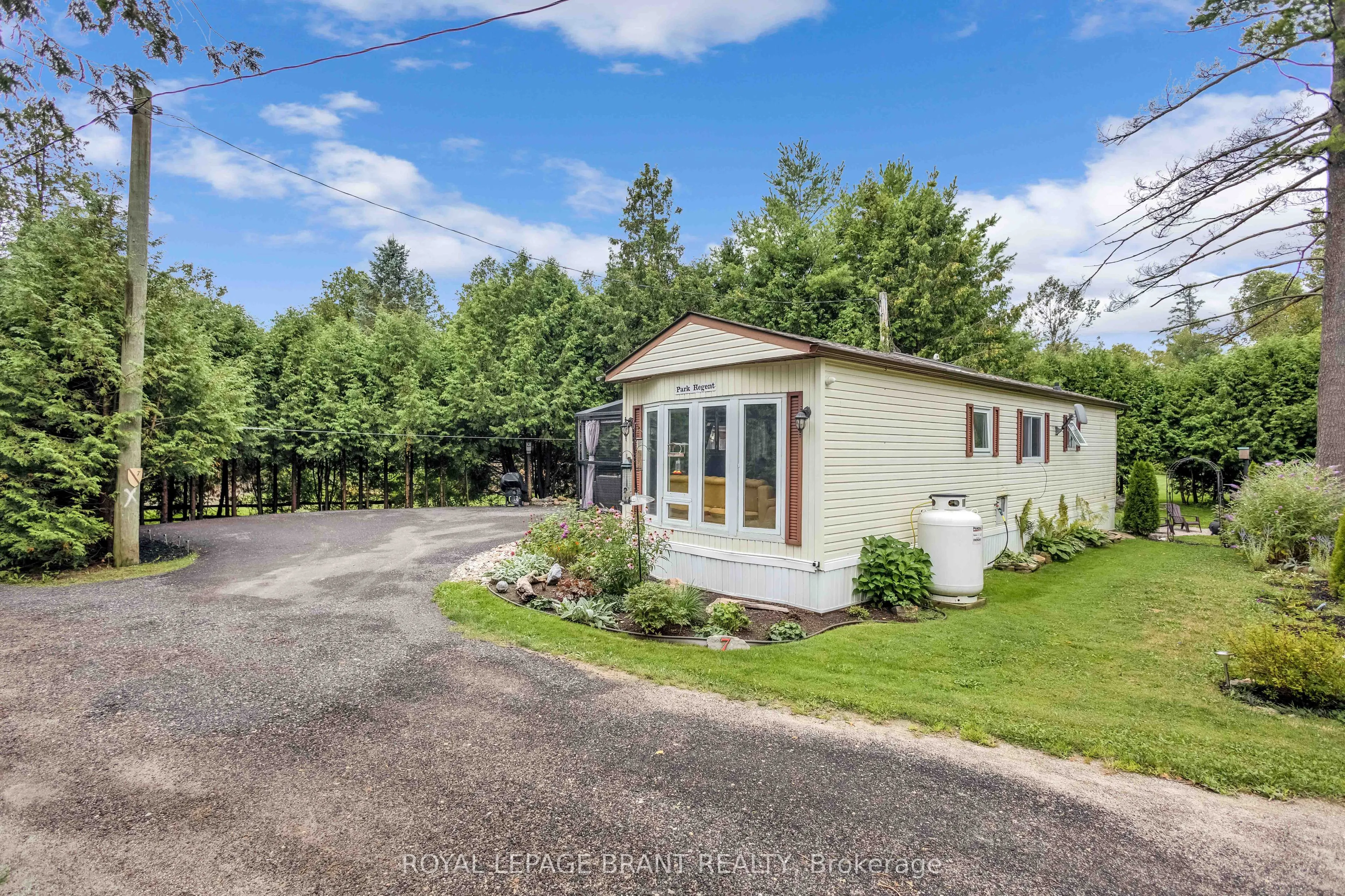 1085 10th Concession Road W