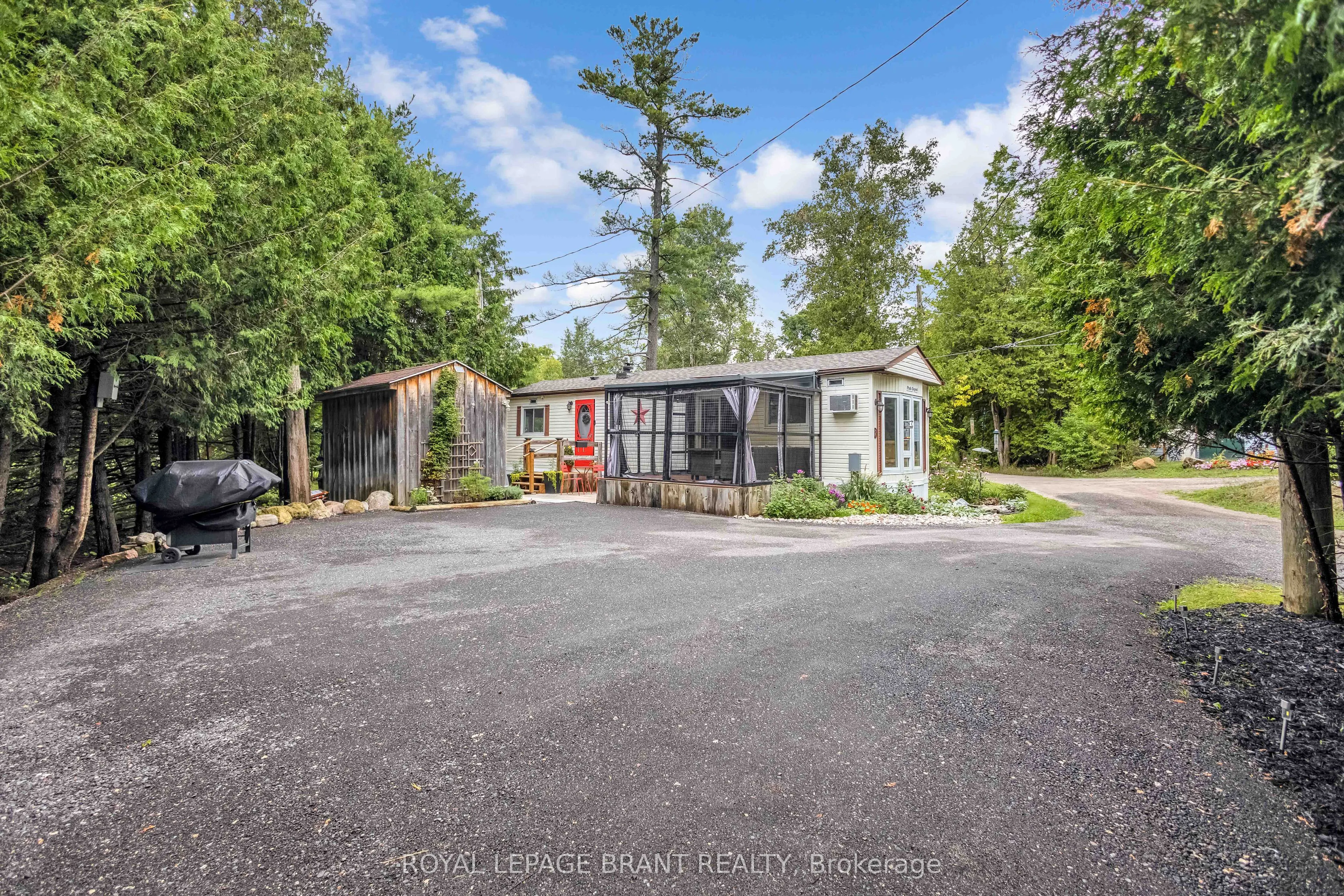 1085 10th Concession Road W