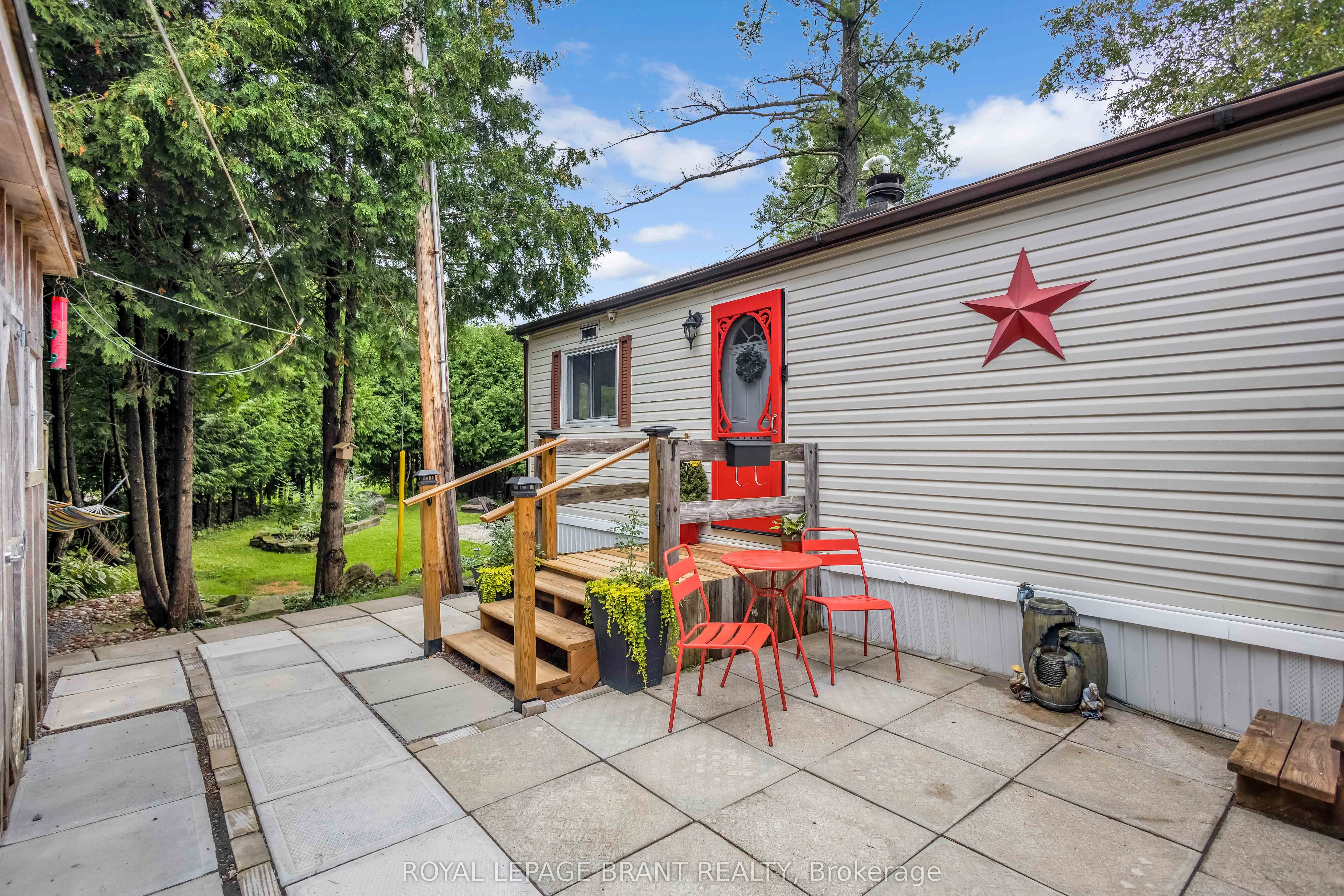 1085 10th Concession Road W