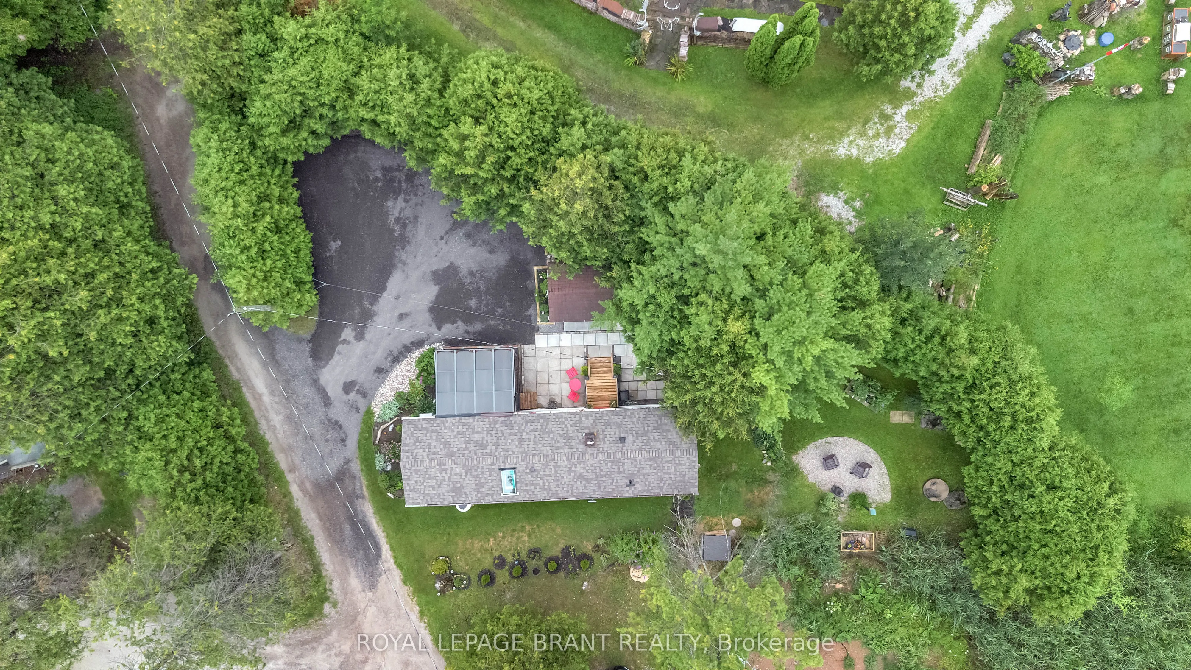 1085 10th Concession Road W