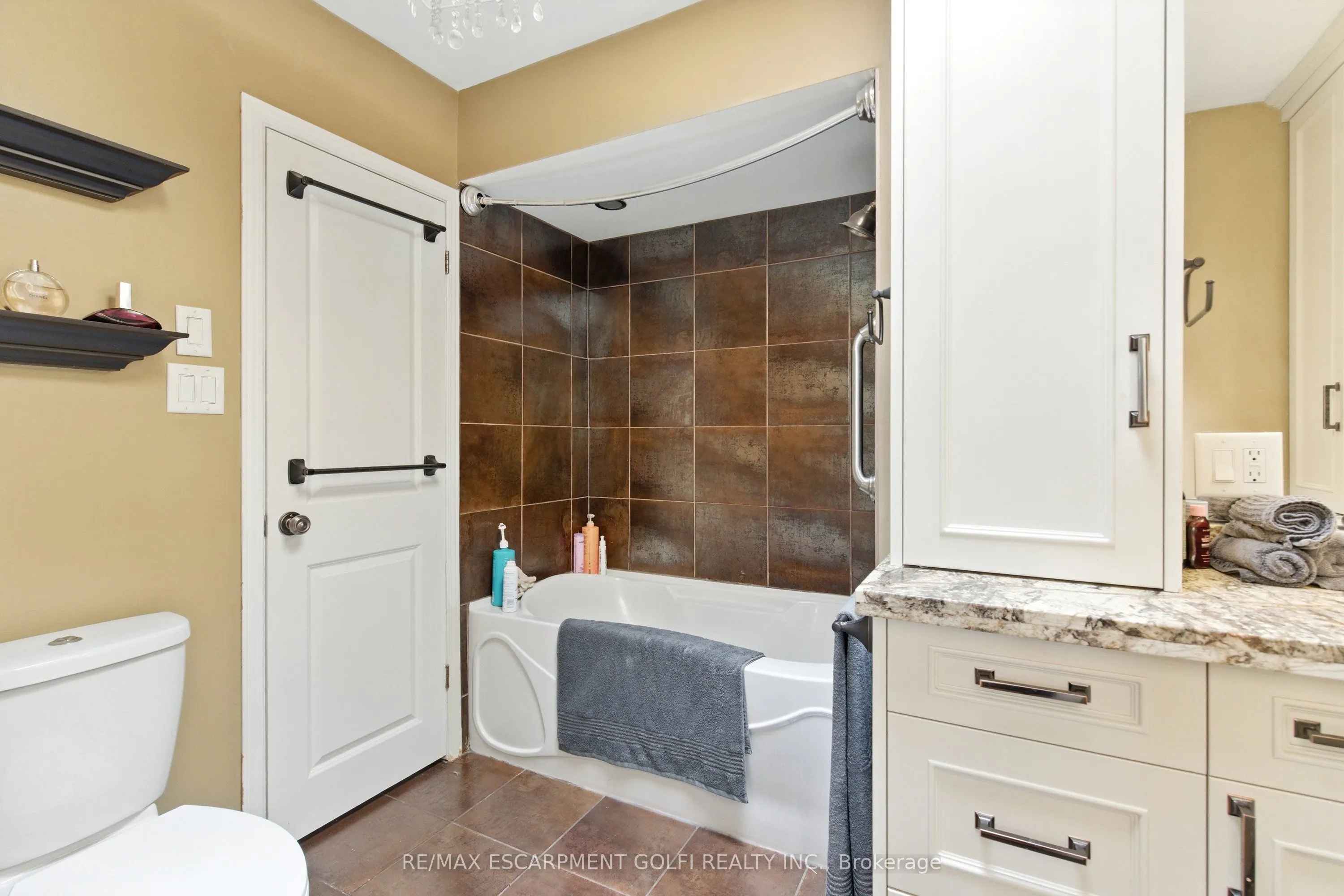 7078 ROSSEAU Place