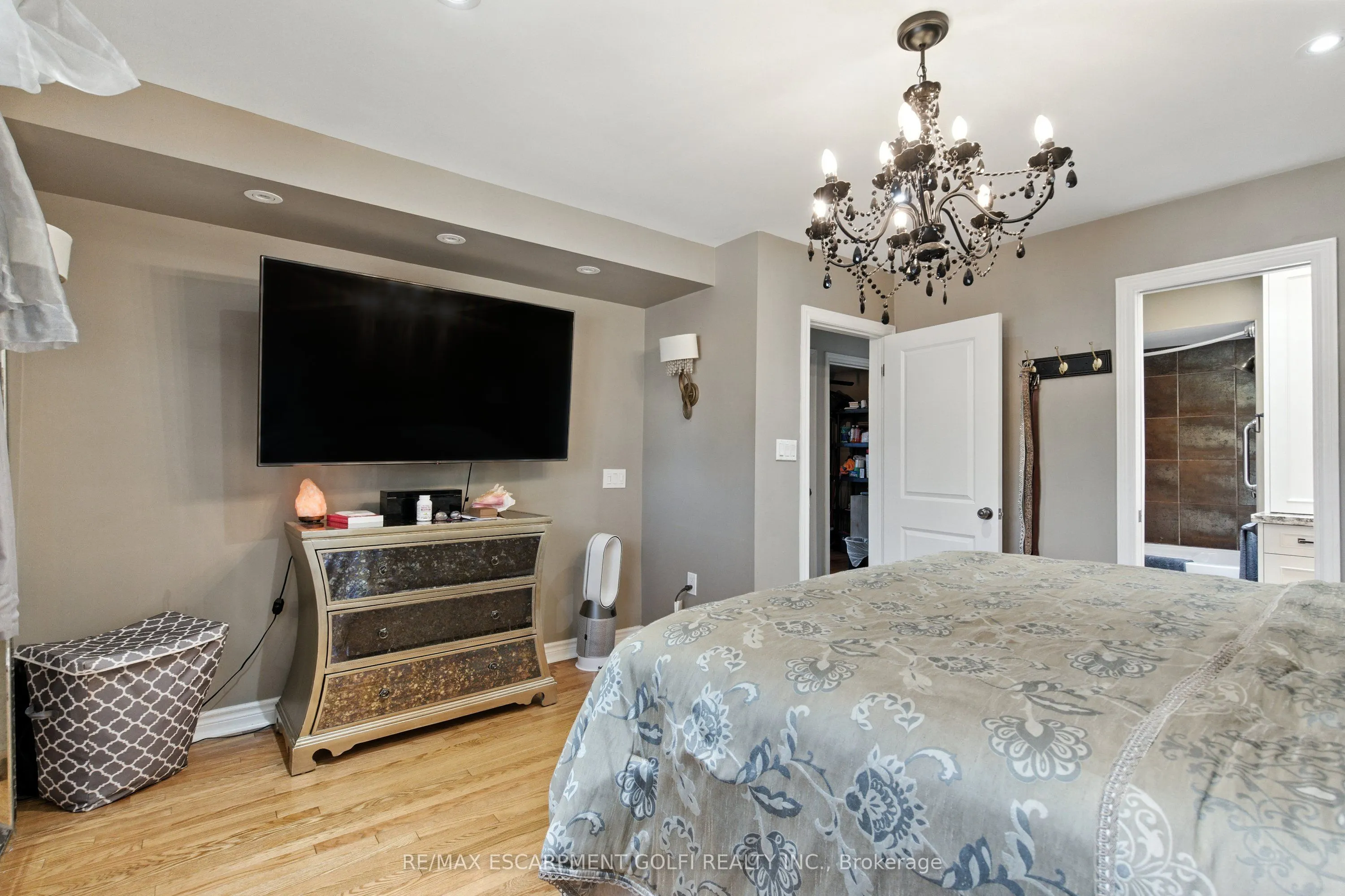 7078 ROSSEAU Place