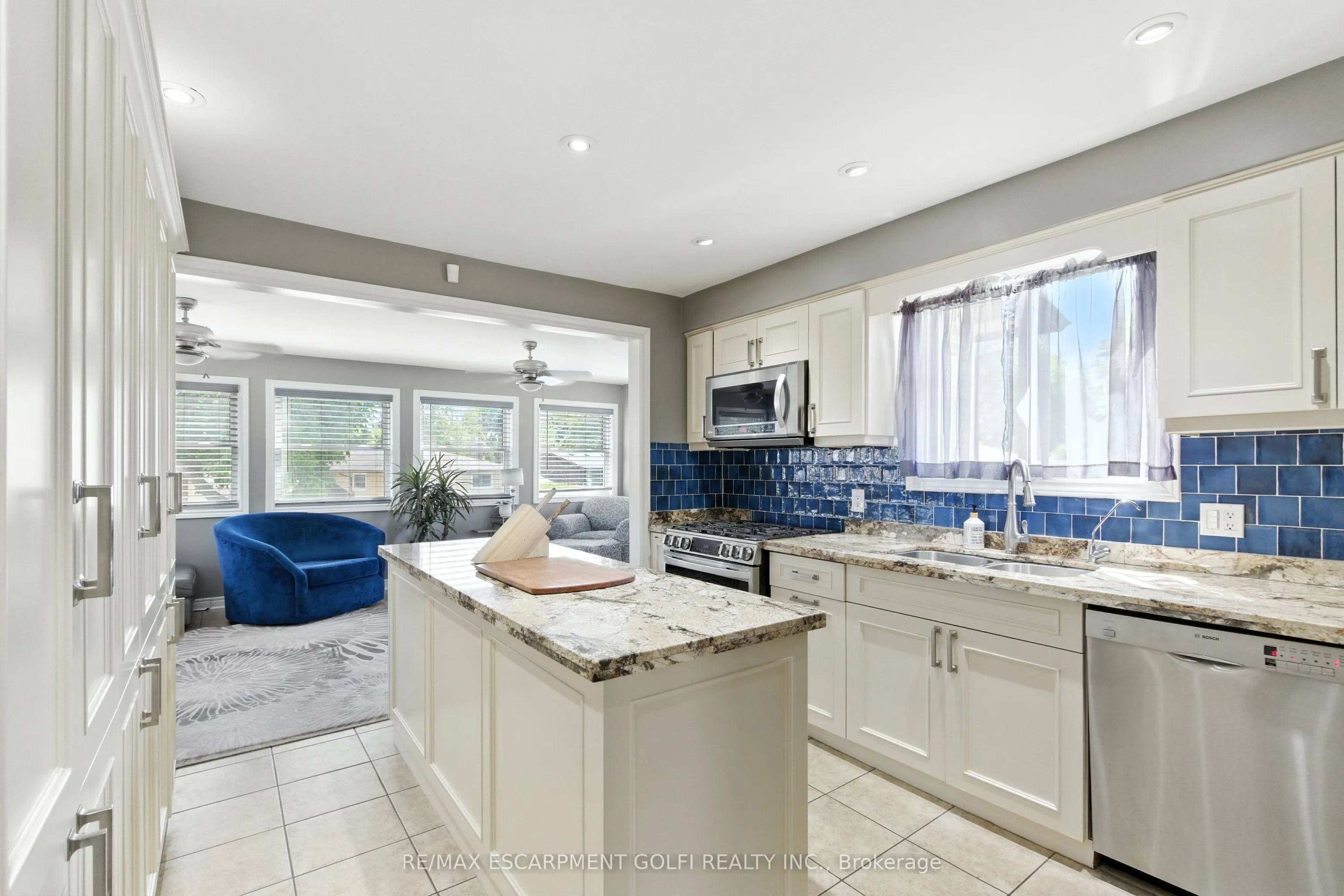 7078 ROSSEAU Place