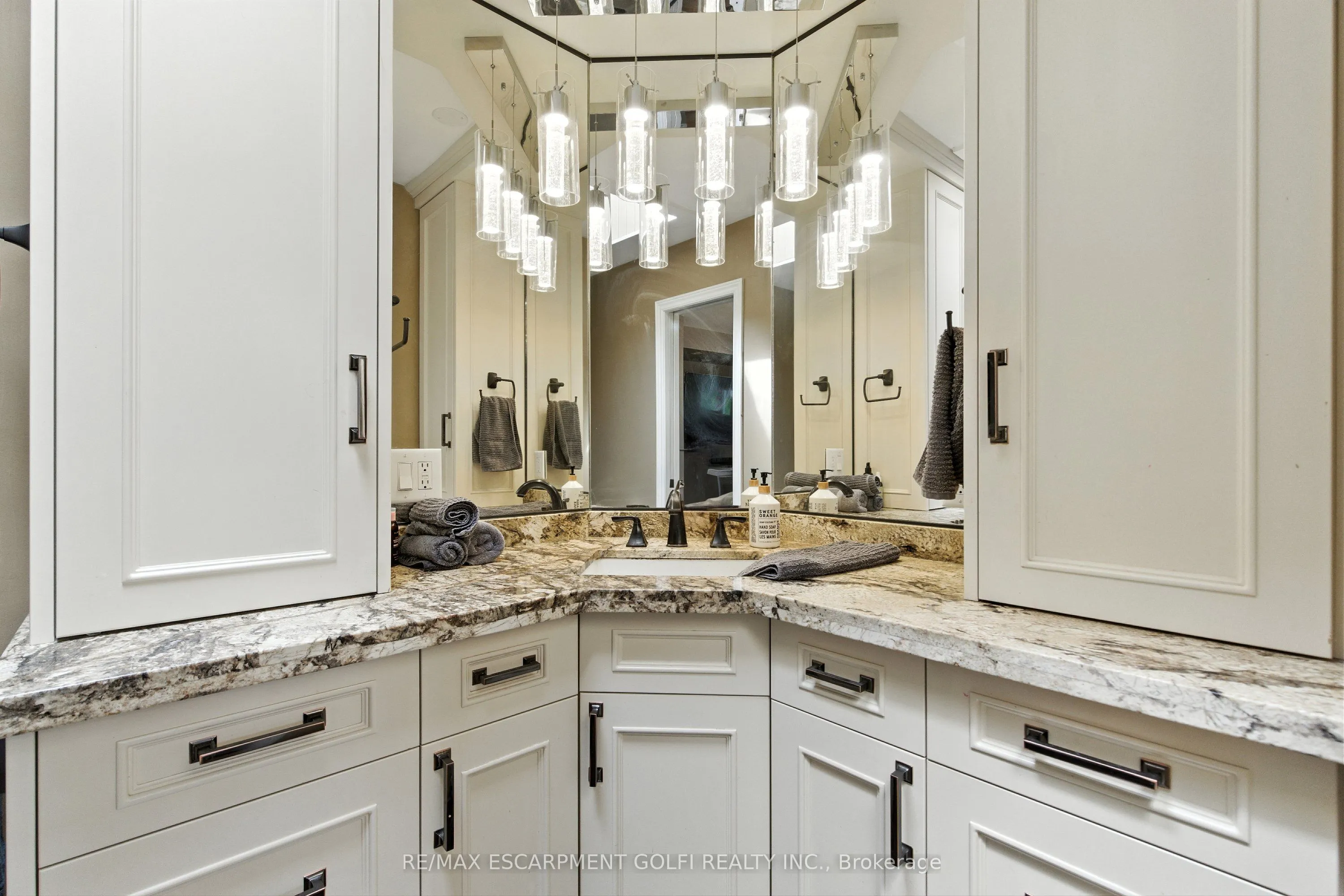 7078 ROSSEAU Place
