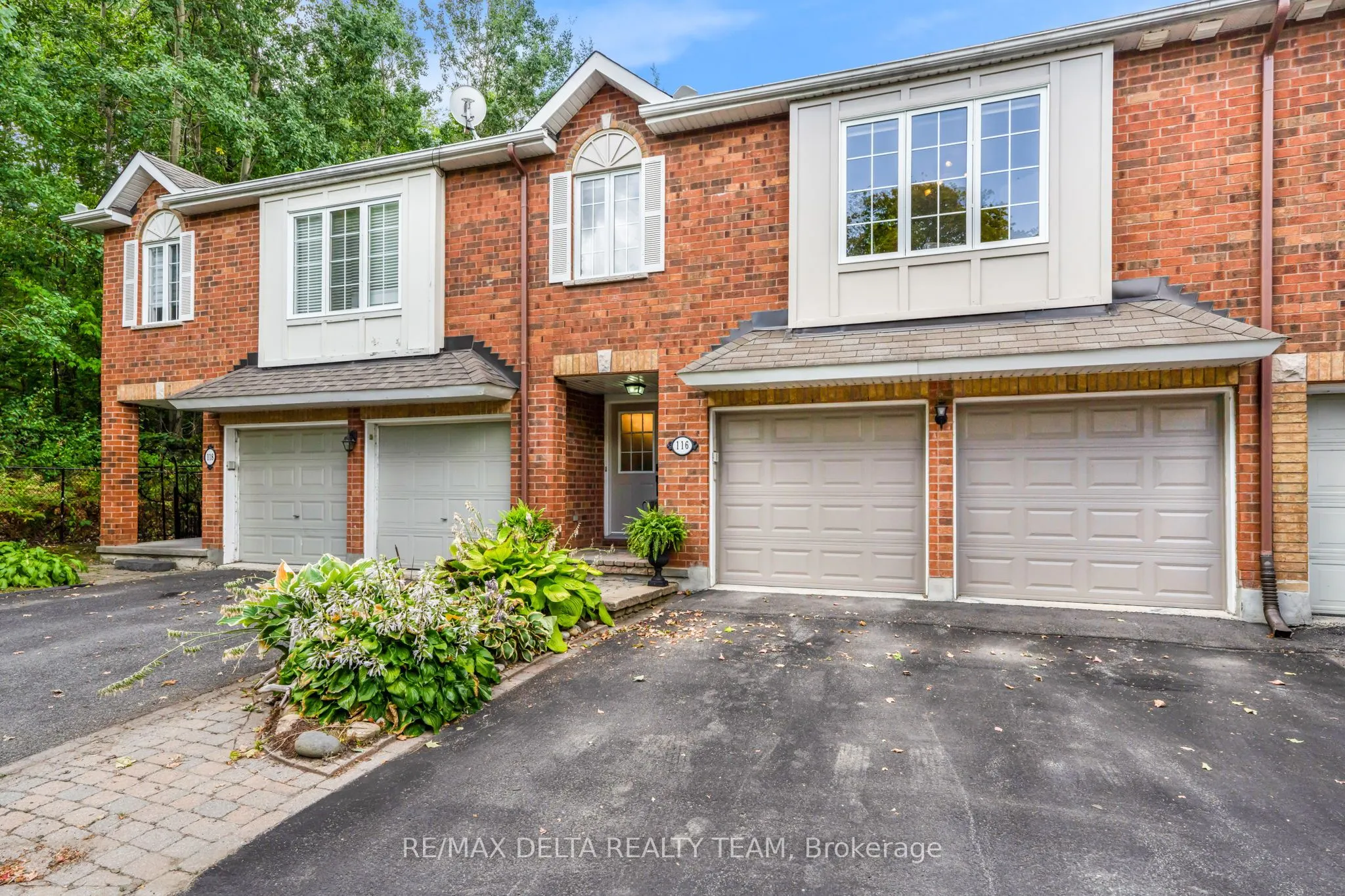 116 Gladeview Private