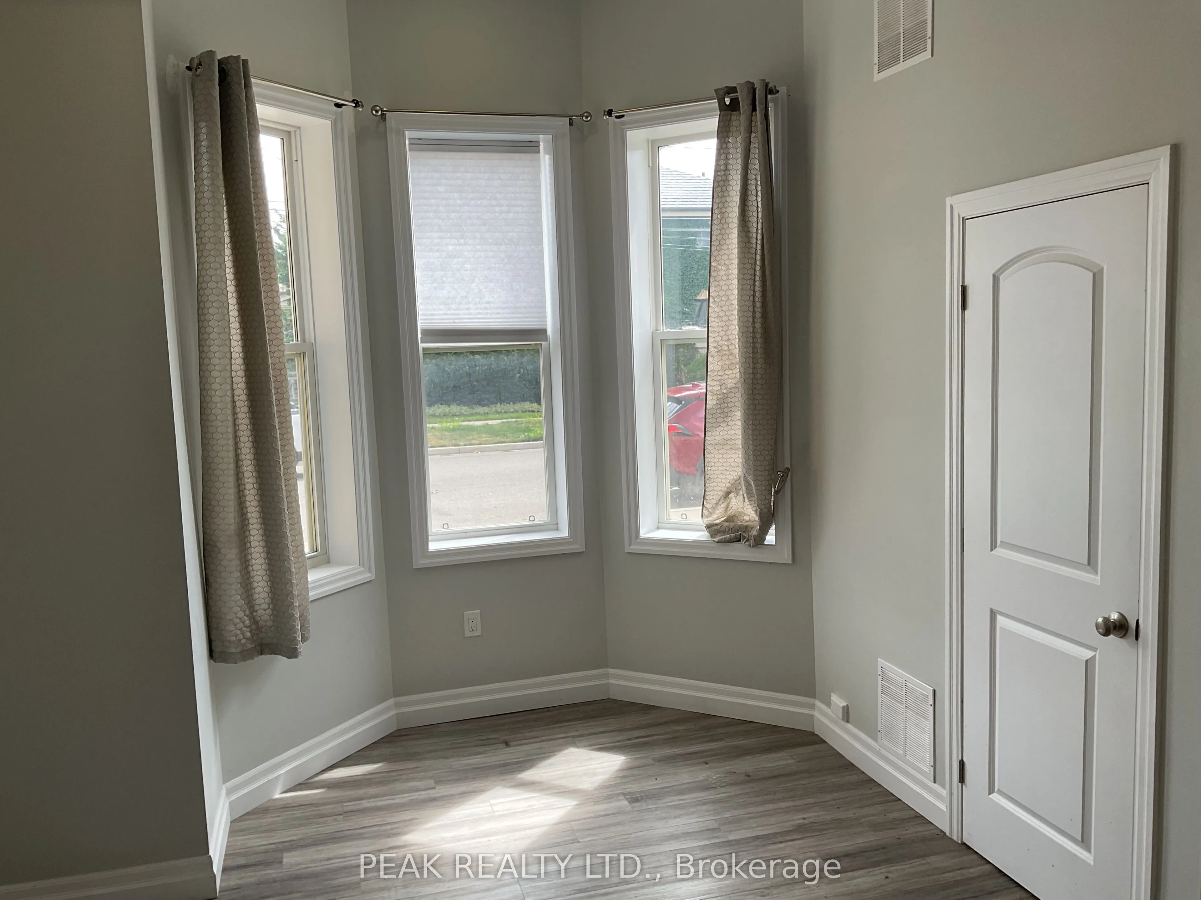 98 Lorne Crescent, #Unit 1