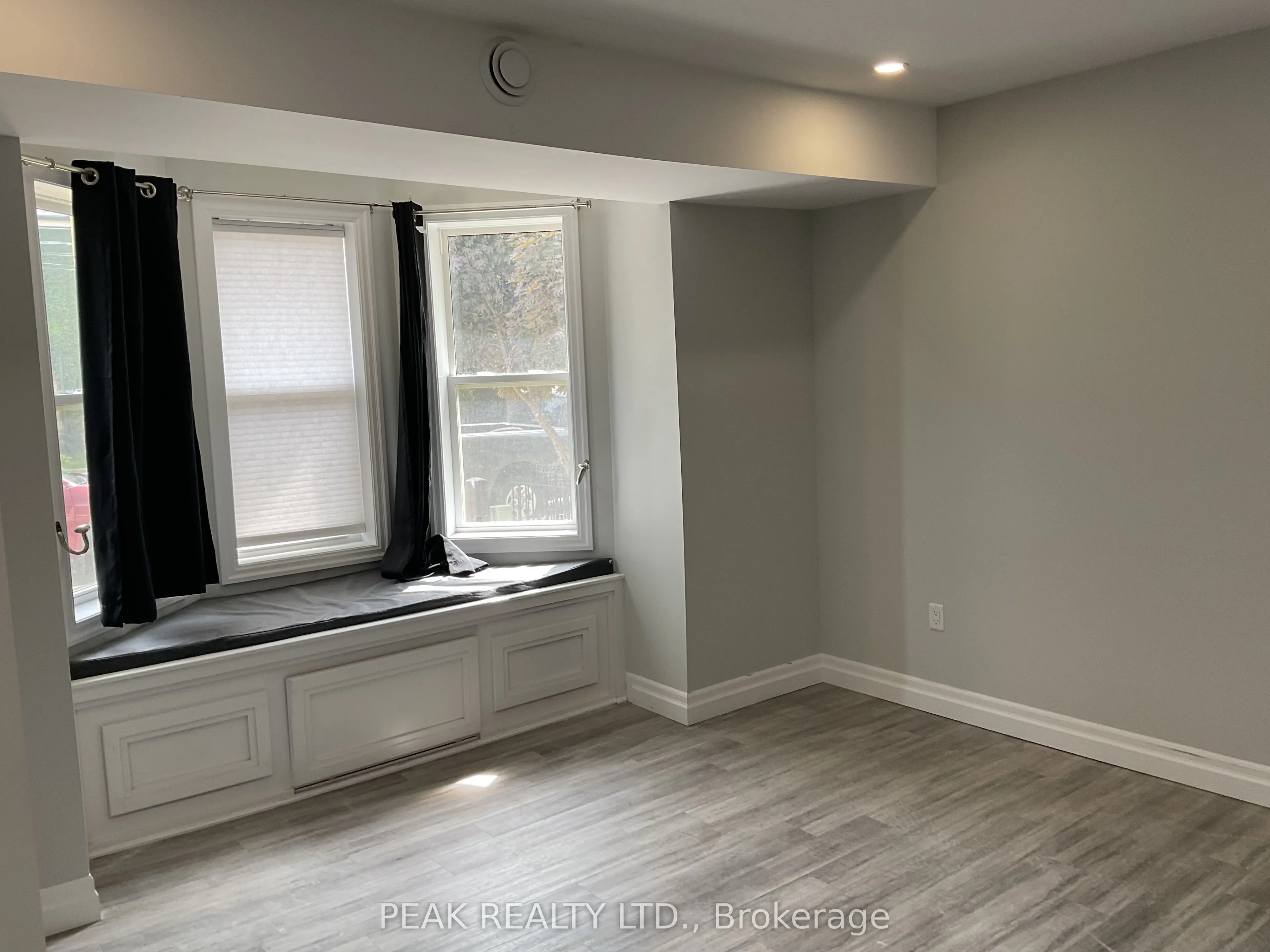 98 Lorne Crescent, #Unit 1