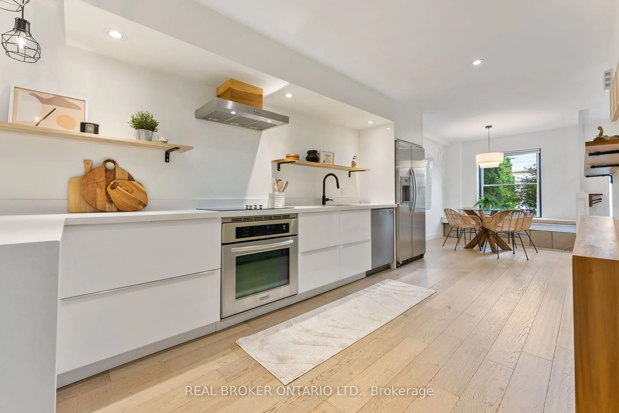 23 Macaulay Street W, #2