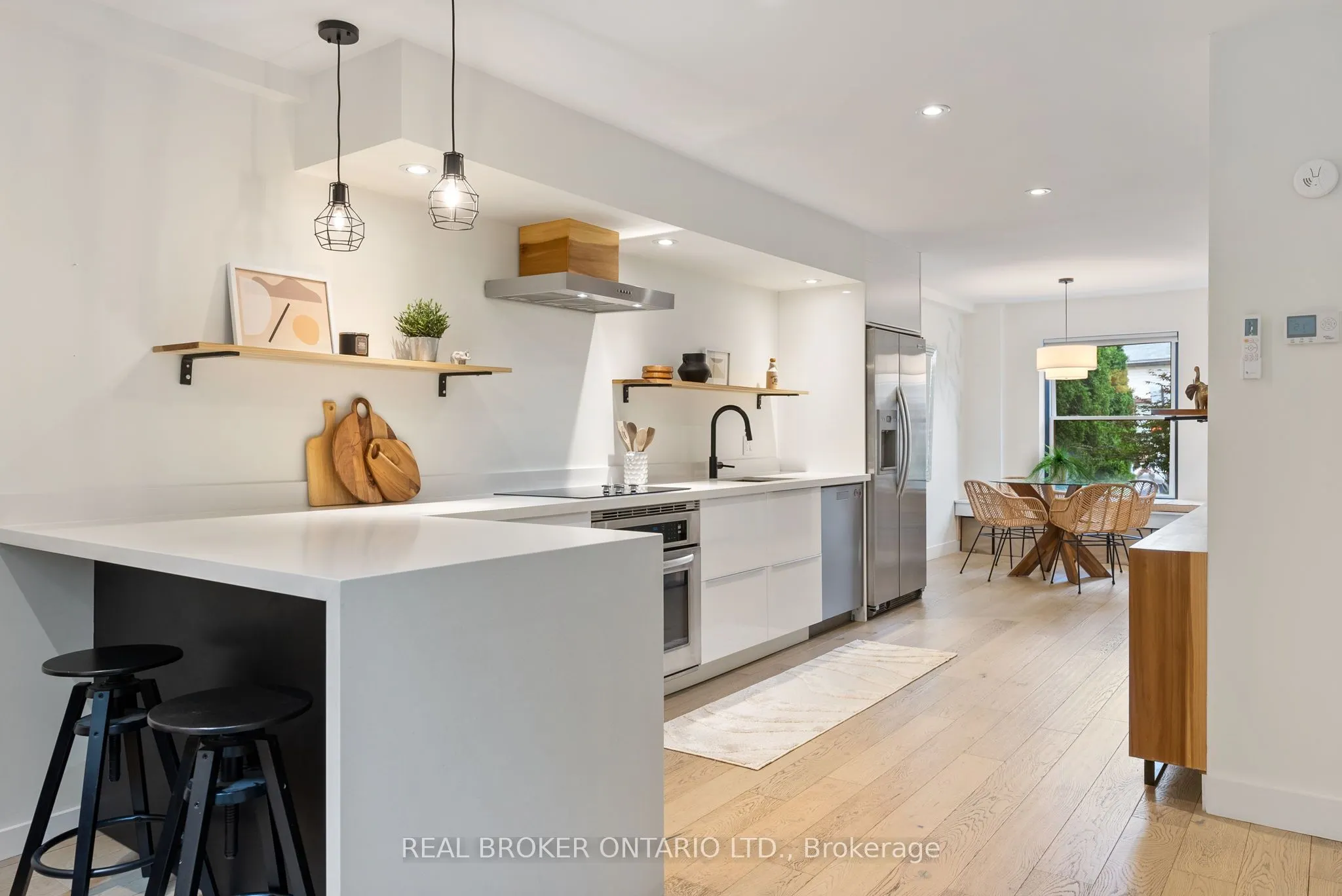 23 Macaulay Street W, #2
