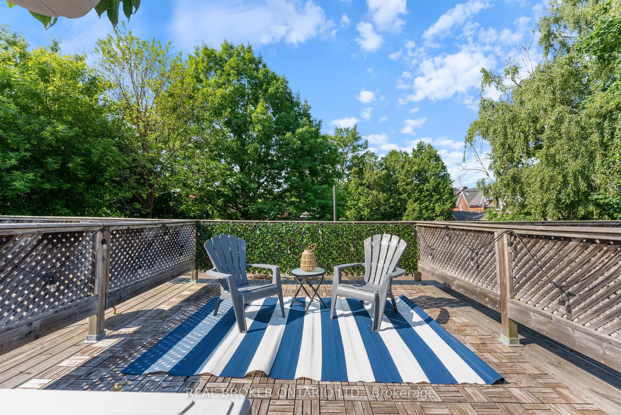 23 Macaulay Street W, #2