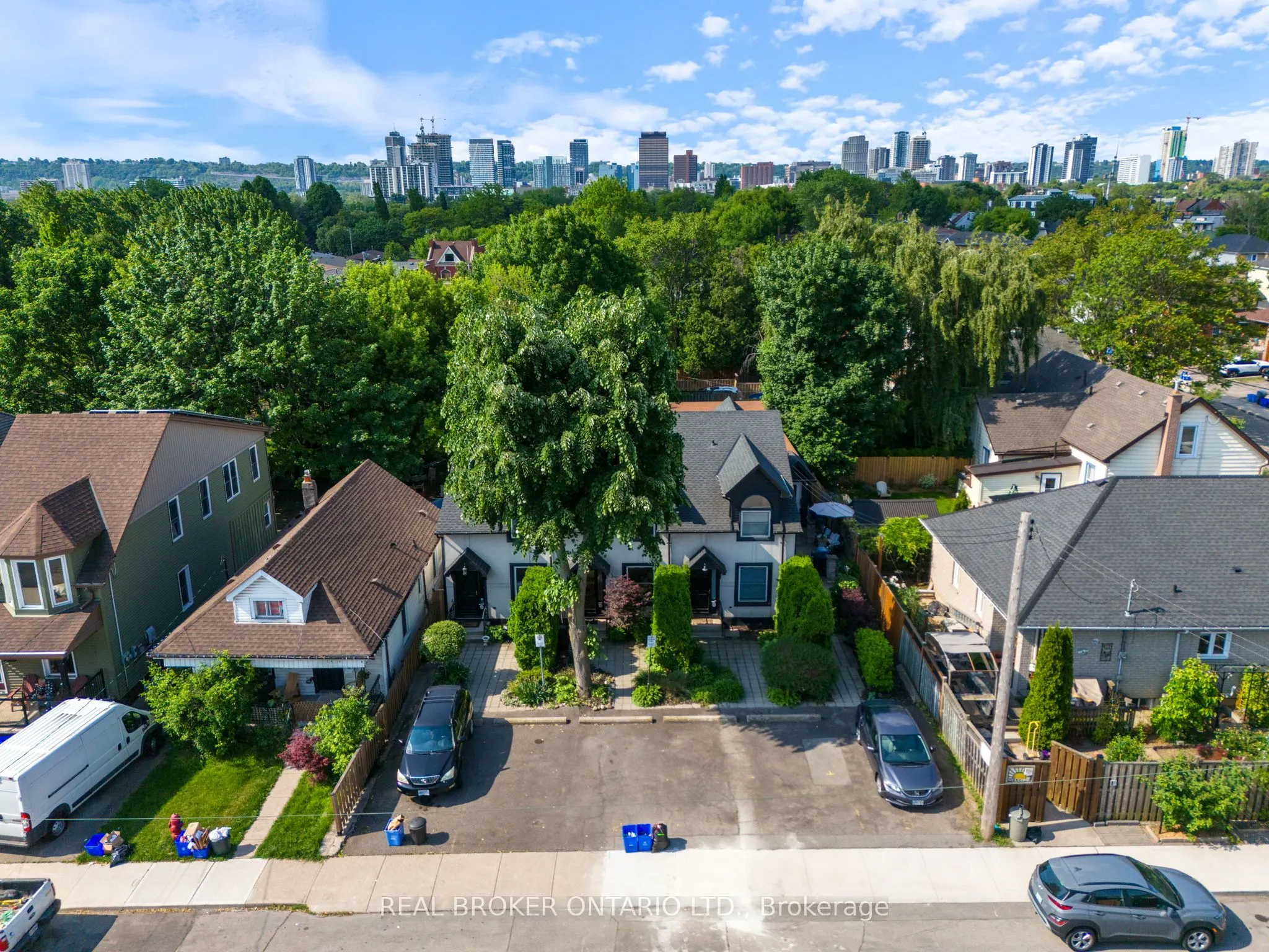 23 Macaulay Street W, #2