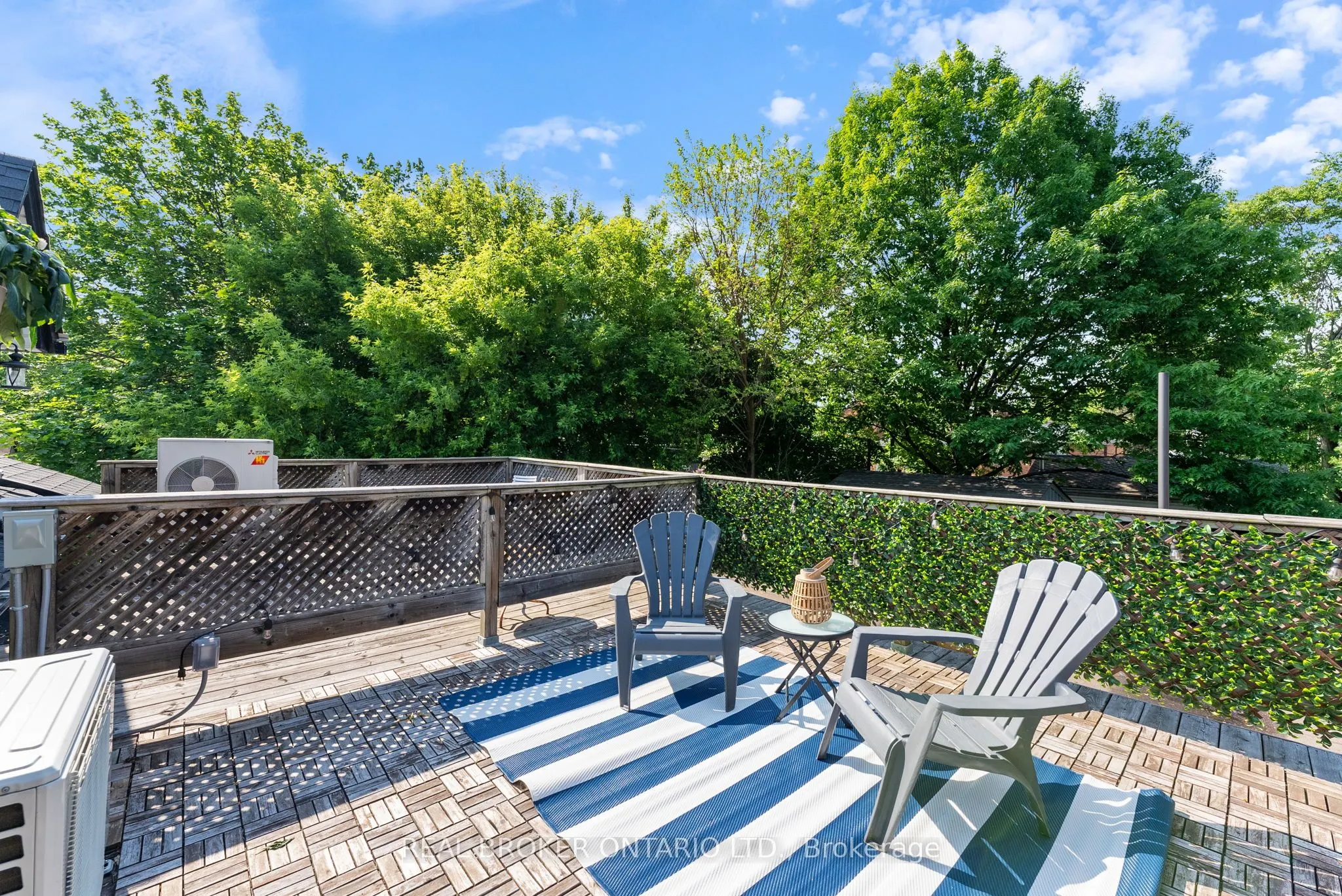 23 Macaulay Street W, #2
