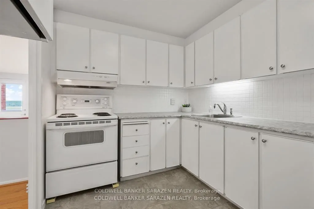 1100 Ambleside Drive, #15