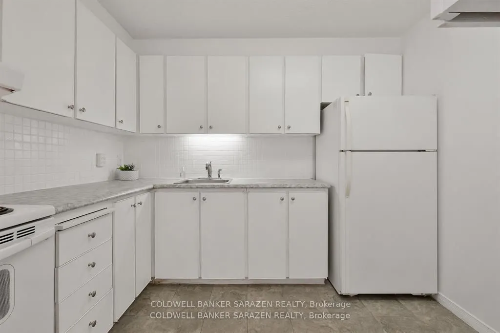 1100 Ambleside Drive, #15