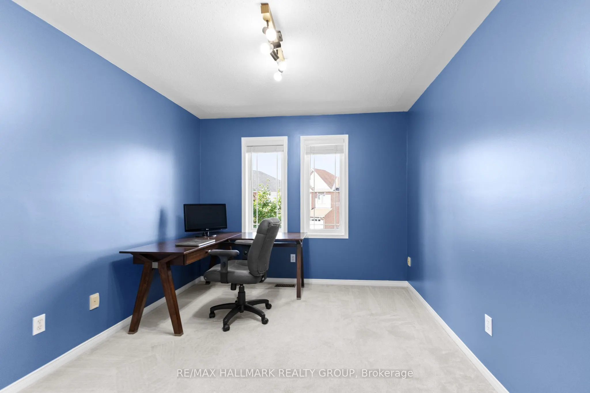 2213 Brockstone Crescent