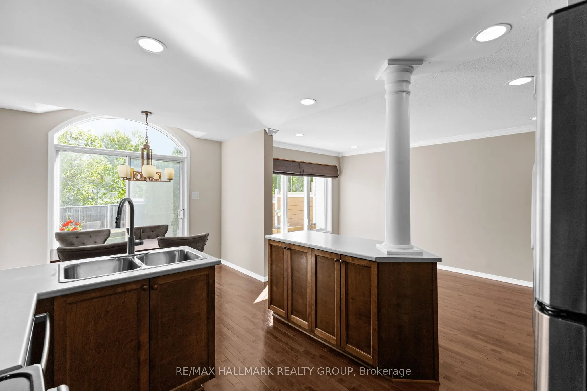 2213 Brockstone Crescent