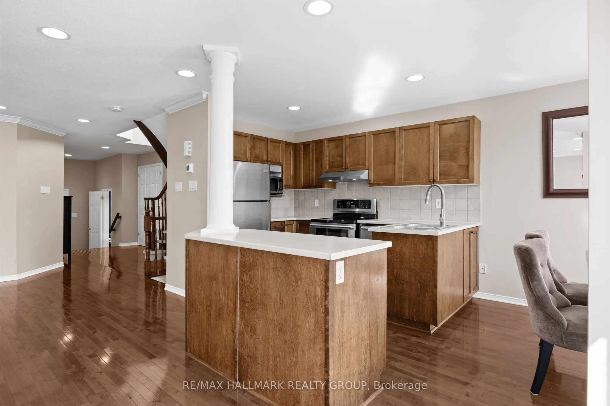 2213 Brockstone Crescent
