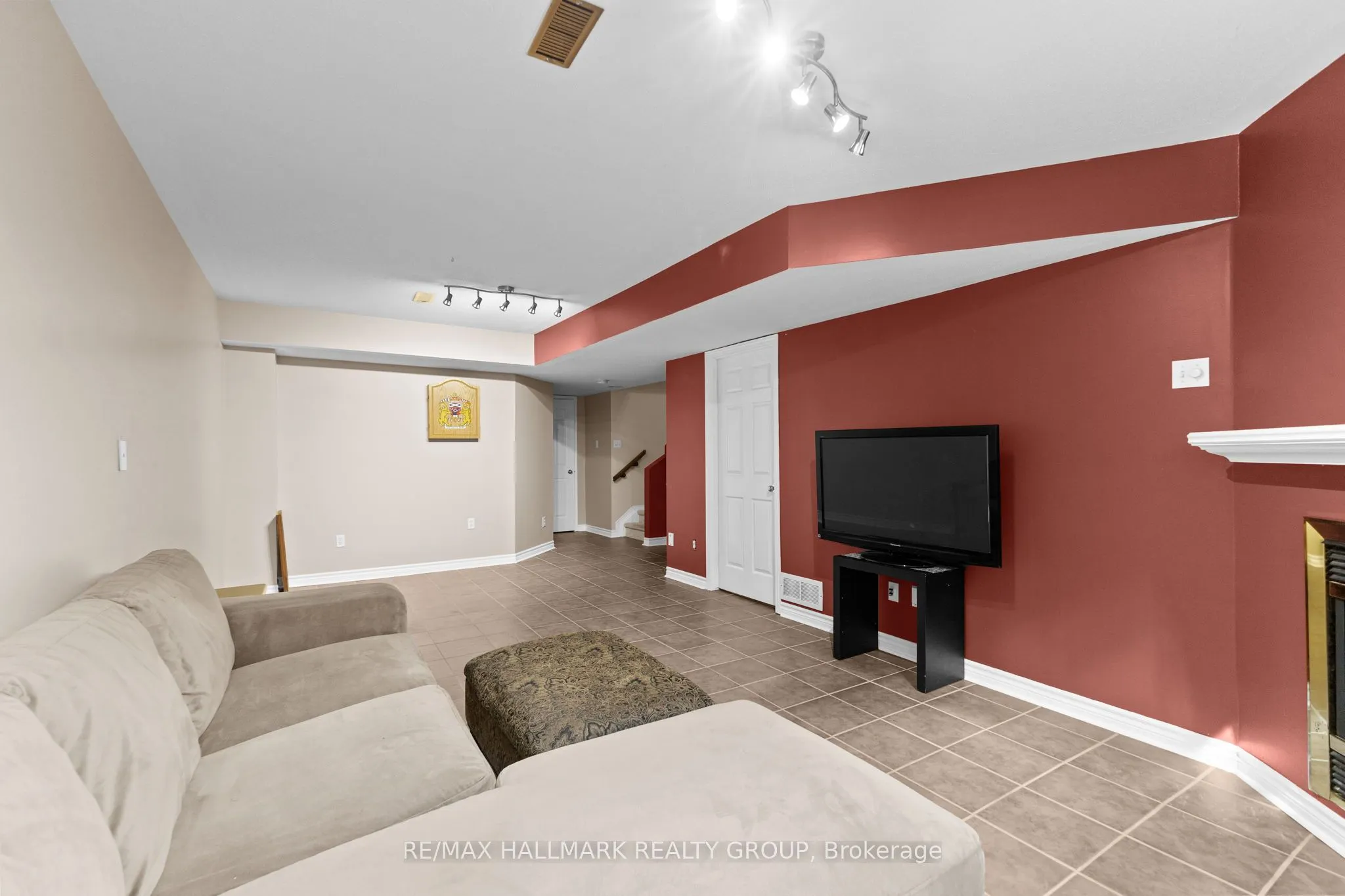 2213 Brockstone Crescent