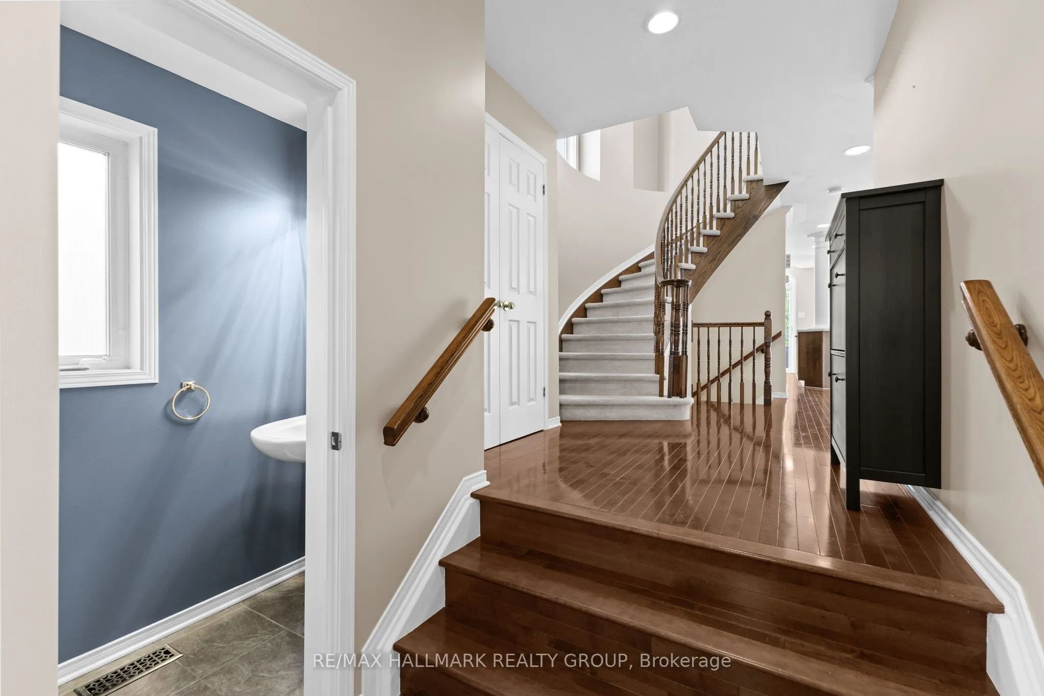 2213 Brockstone Crescent