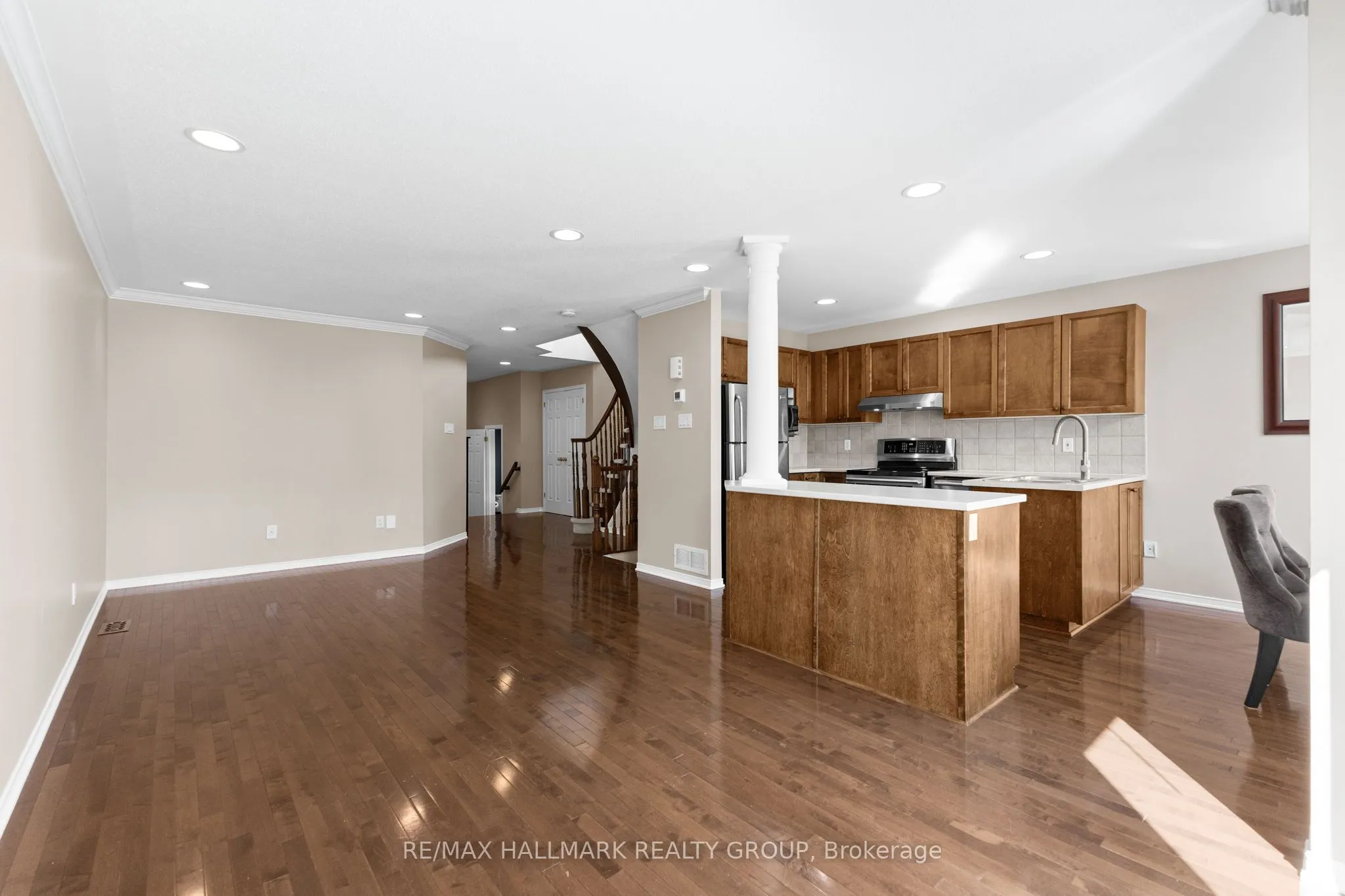 2213 Brockstone Crescent