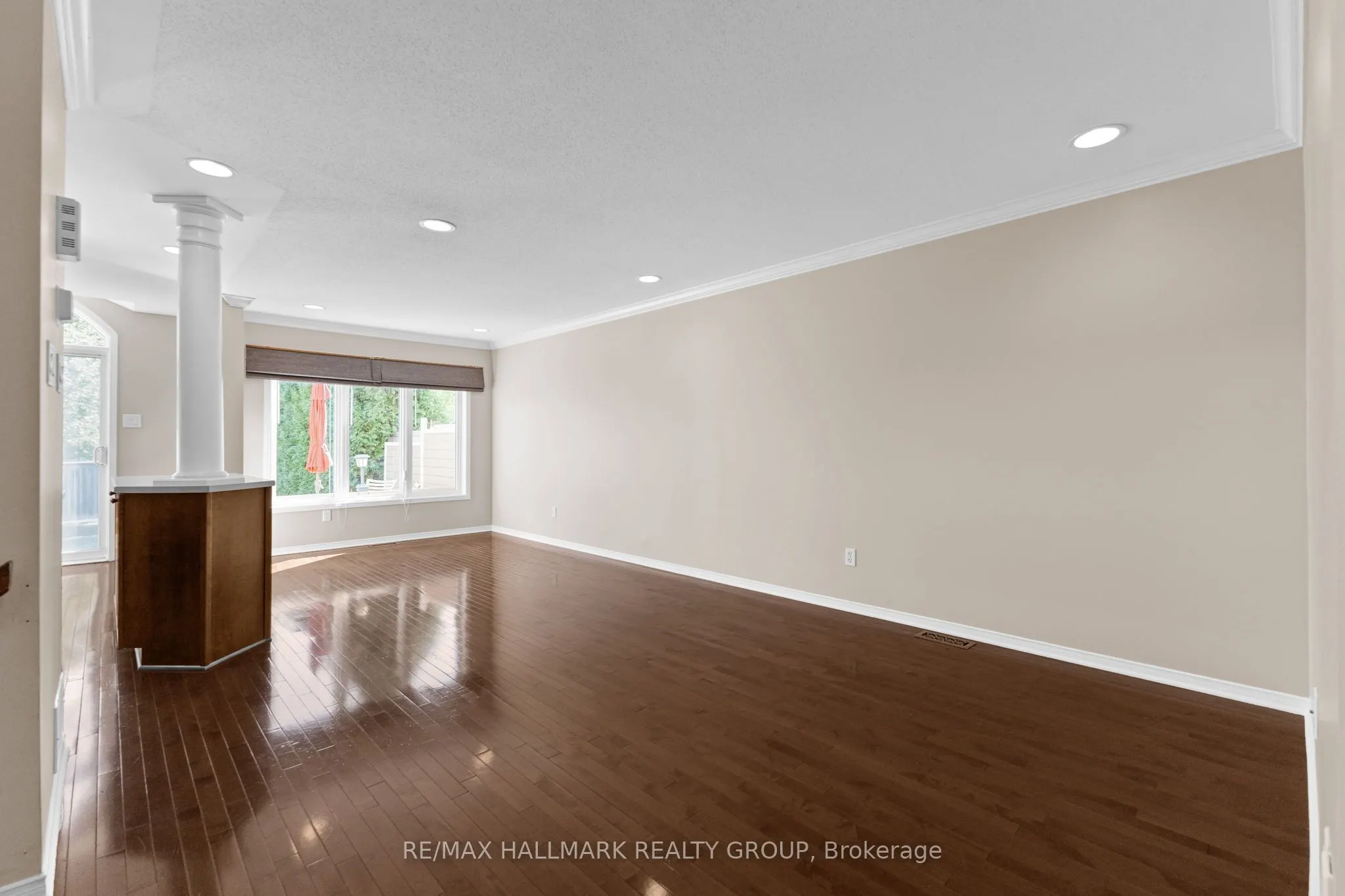 2213 Brockstone Crescent
