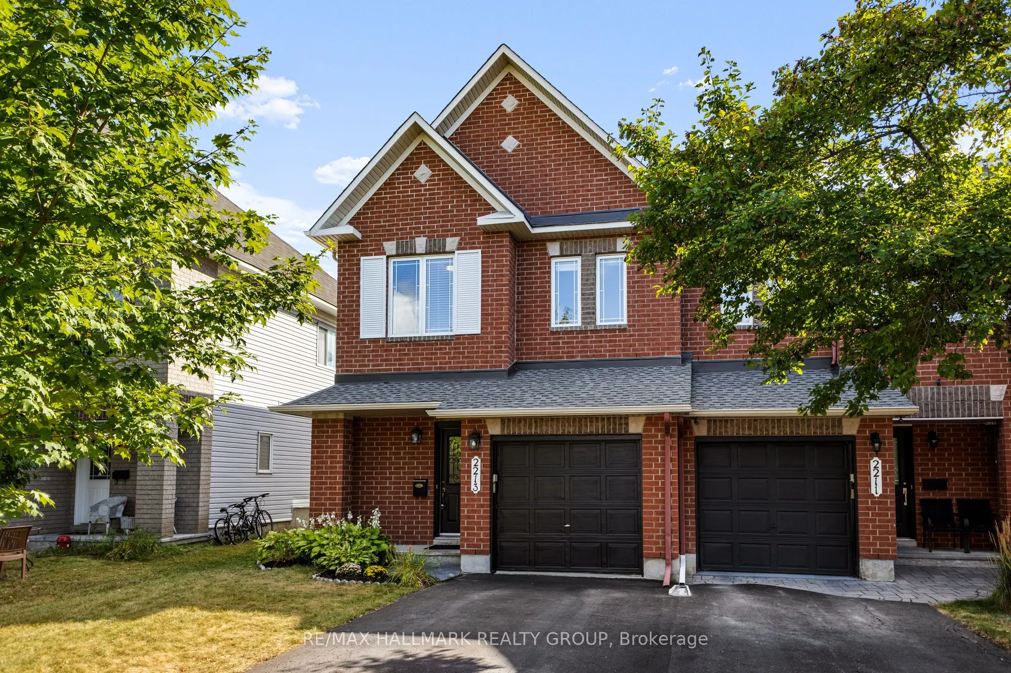 2213 Brockstone Crescent