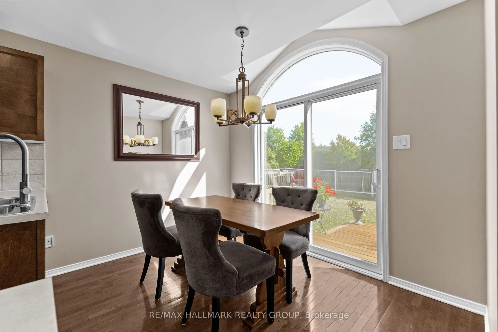 2213 Brockstone Crescent