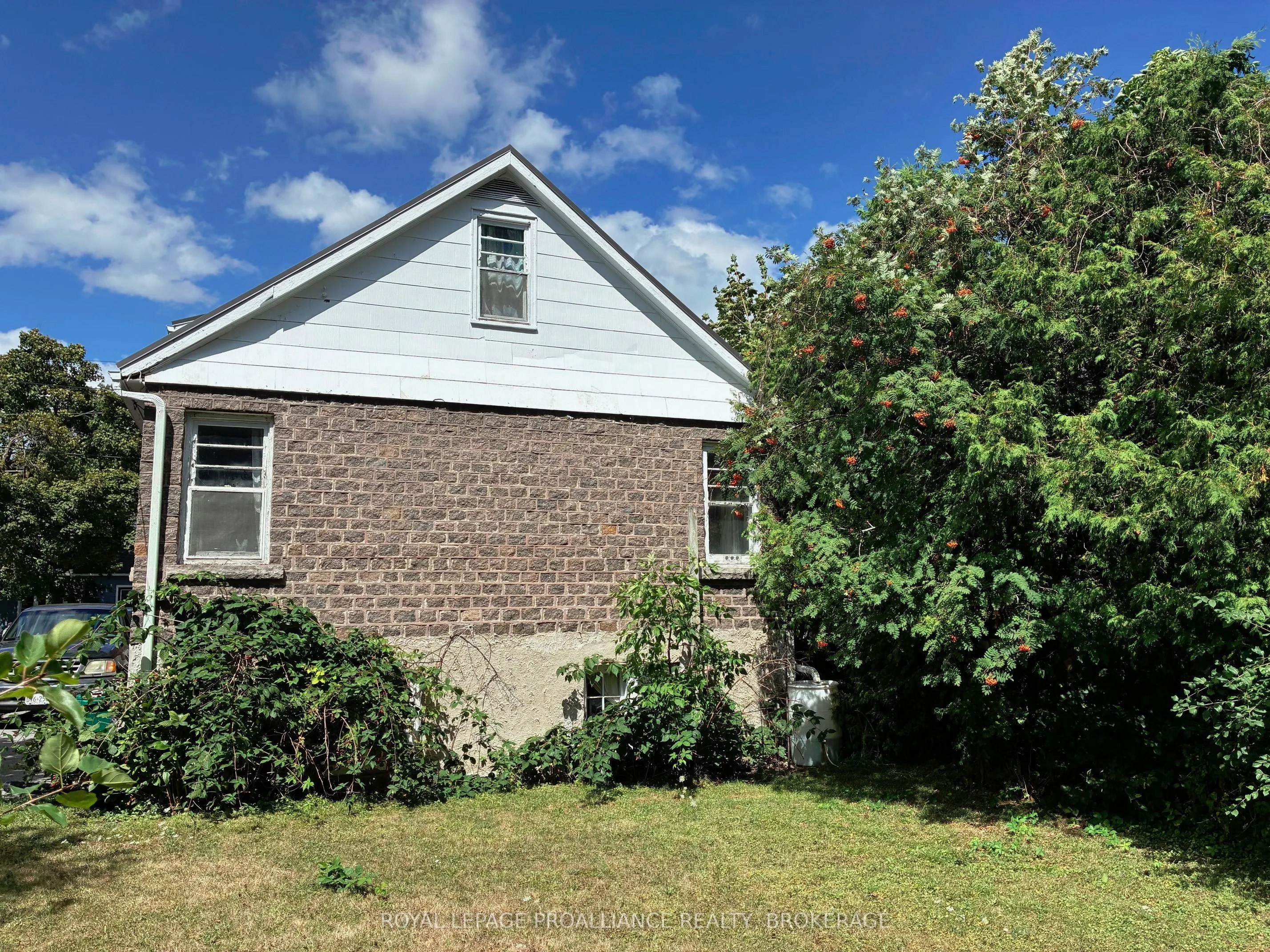 808 Brock Street