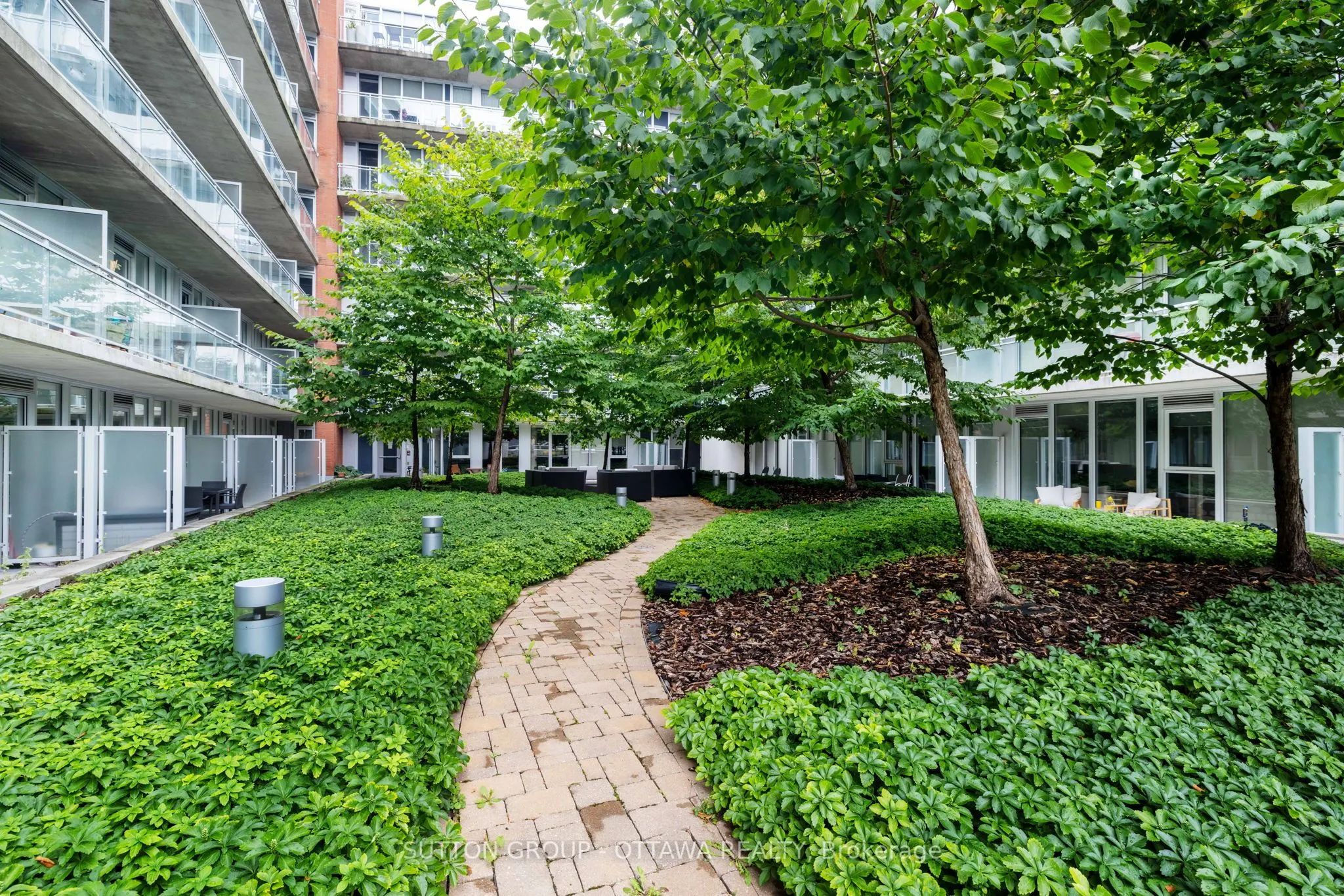 354 GLADSTONE Avenue, #602