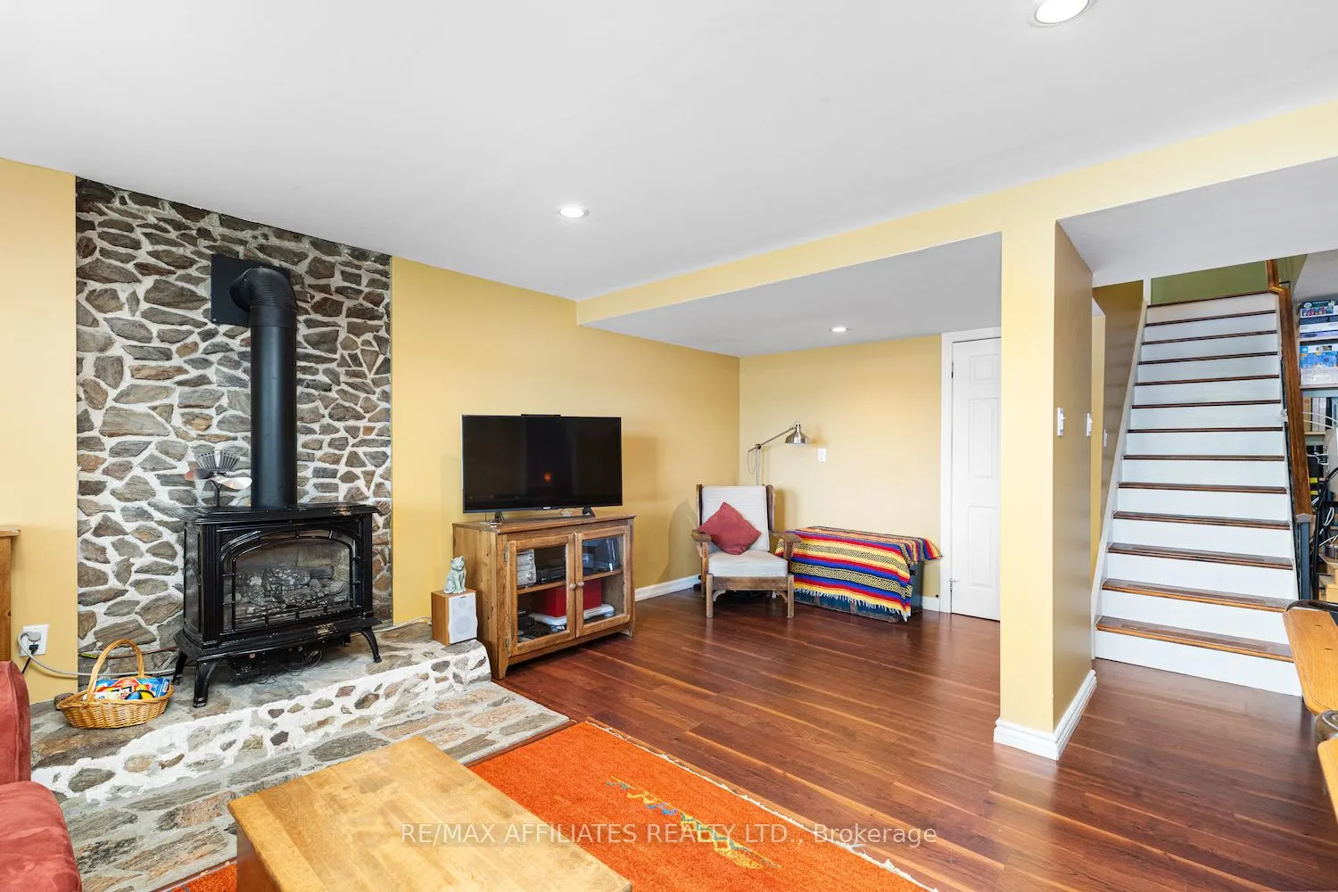 1094 Snye Road