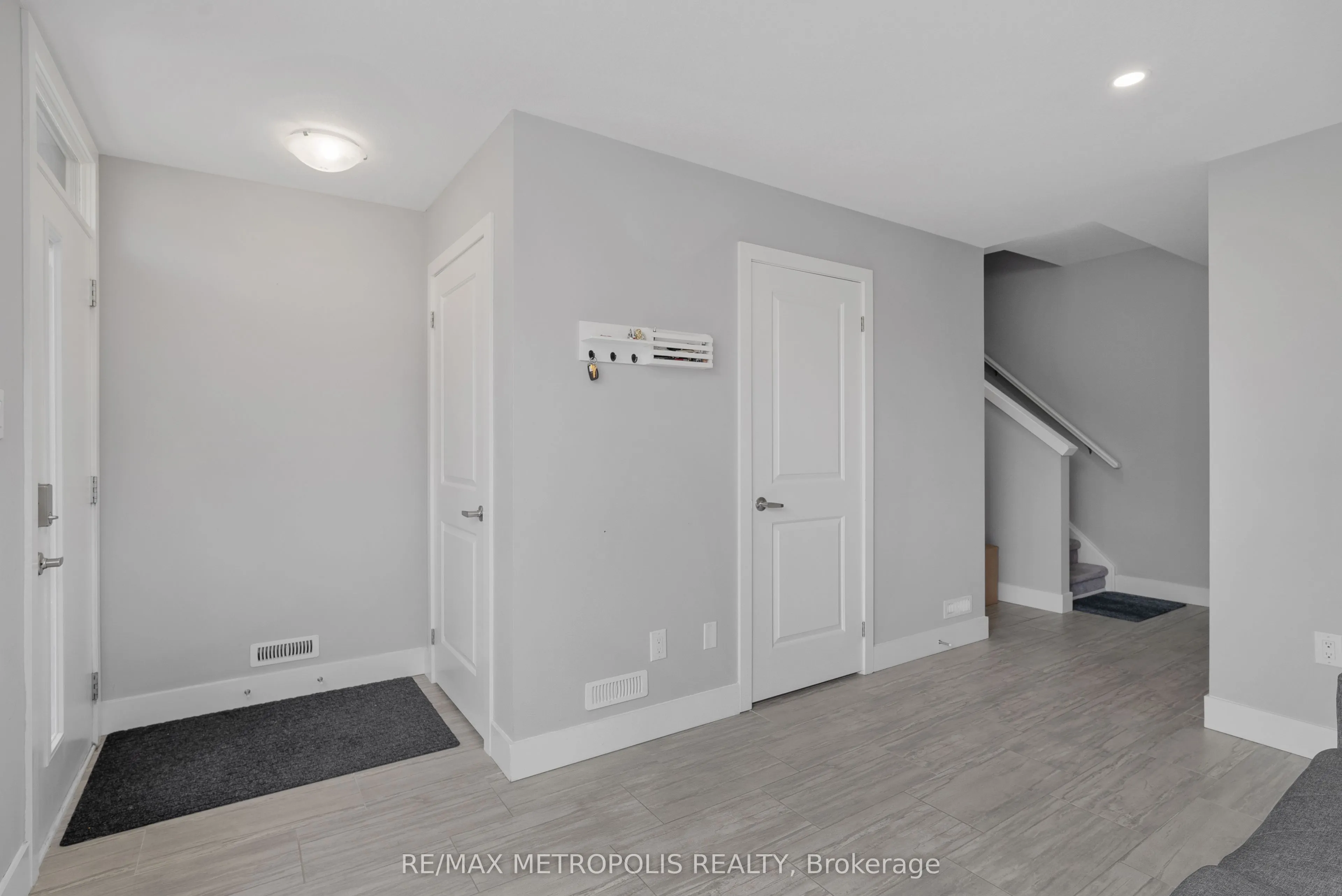 2070 Meadowgate Boulevard, #25