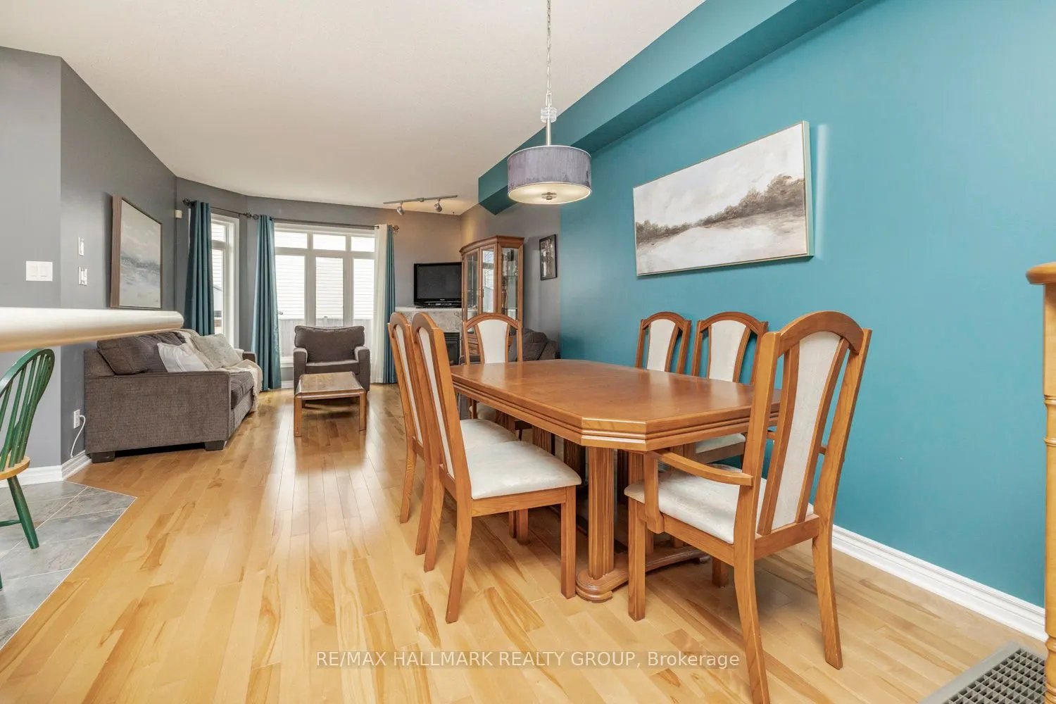 202 Waymark Crescent