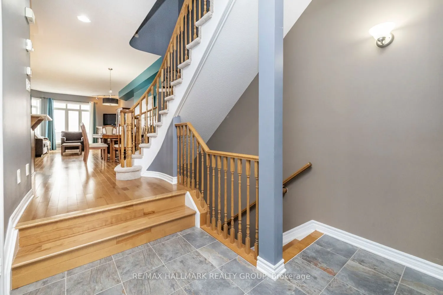 202 Waymark Crescent