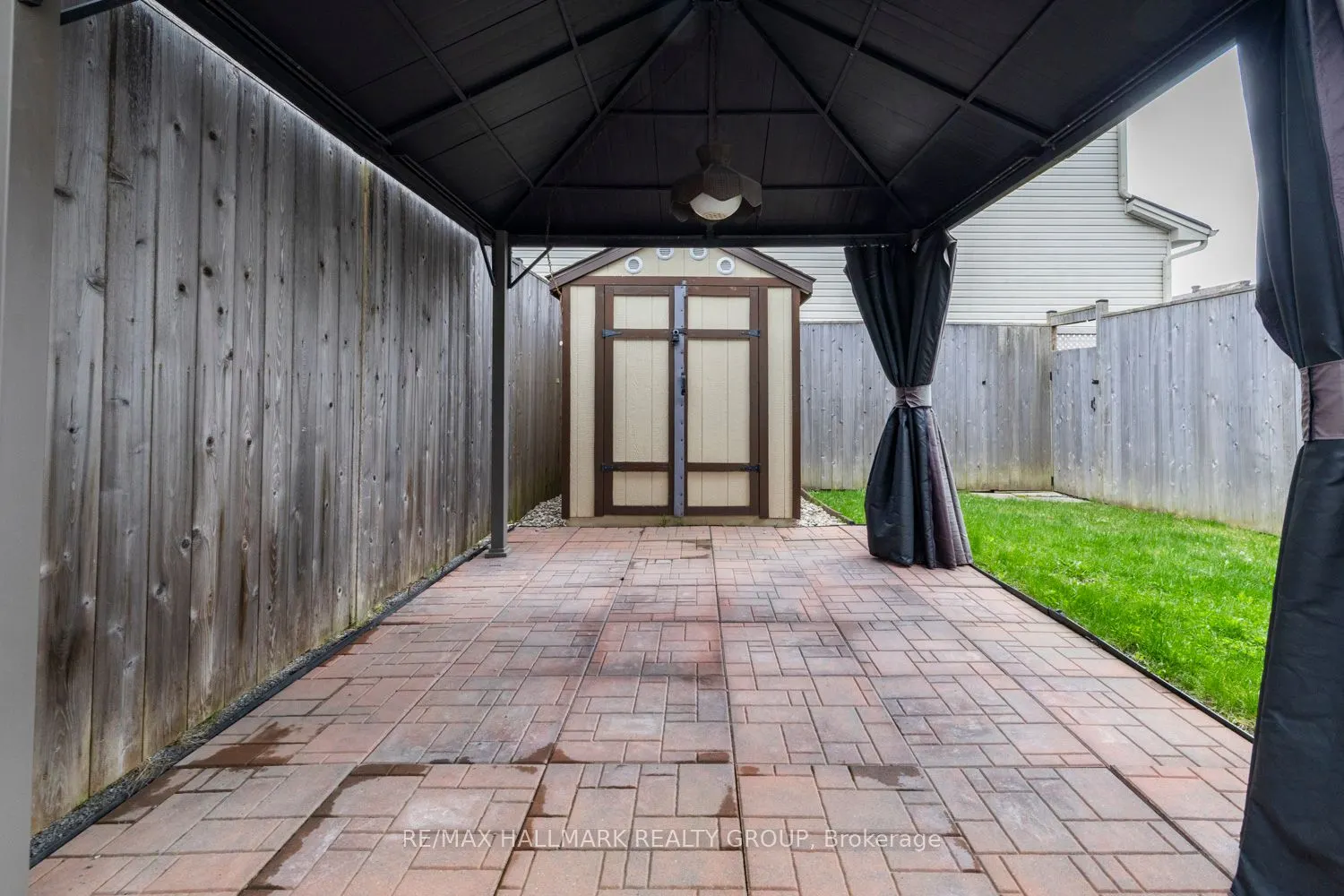 202 Waymark Crescent