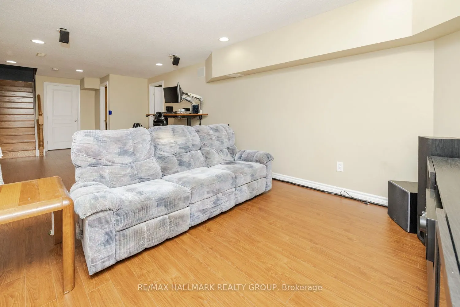 202 Waymark Crescent