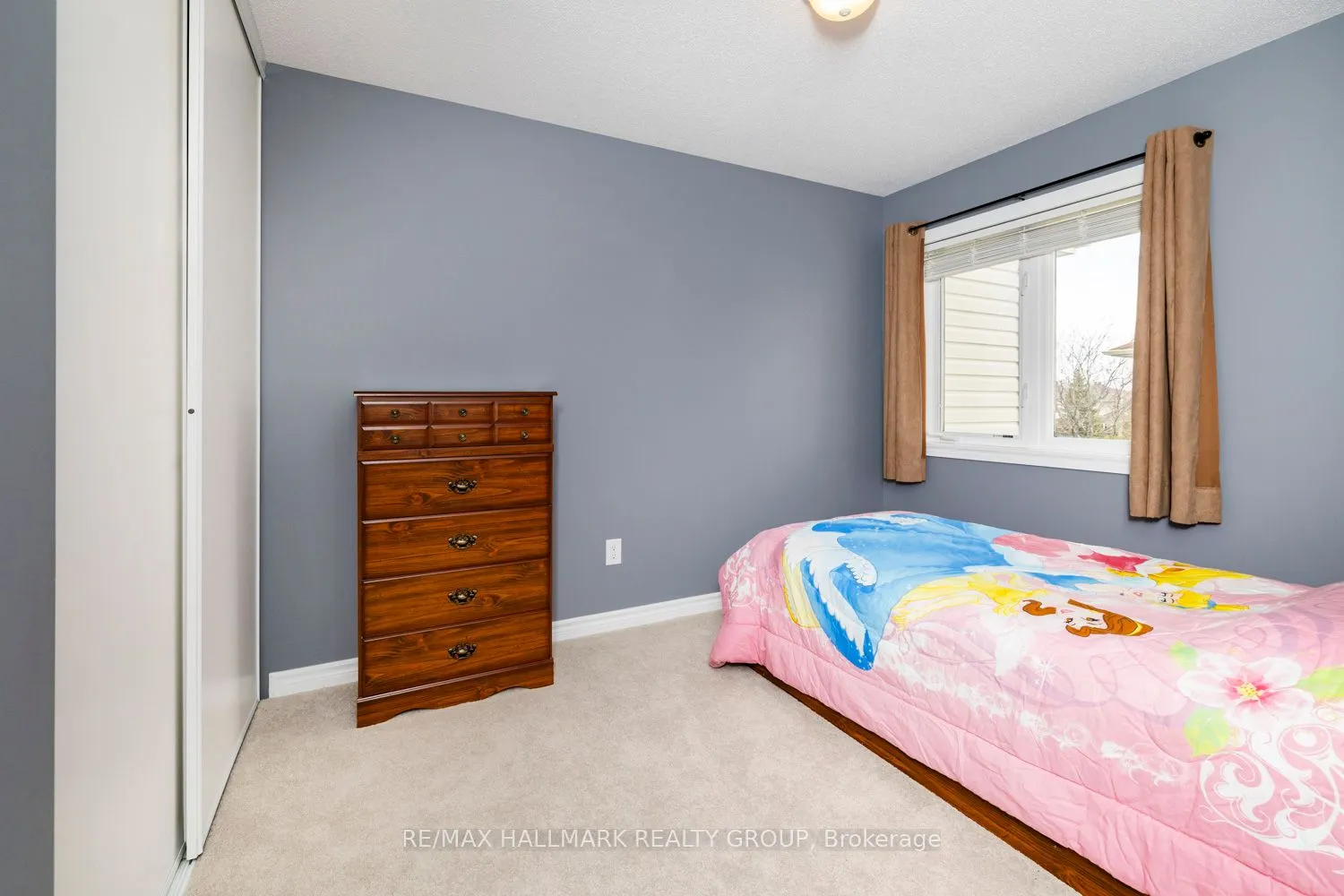 202 Waymark Crescent