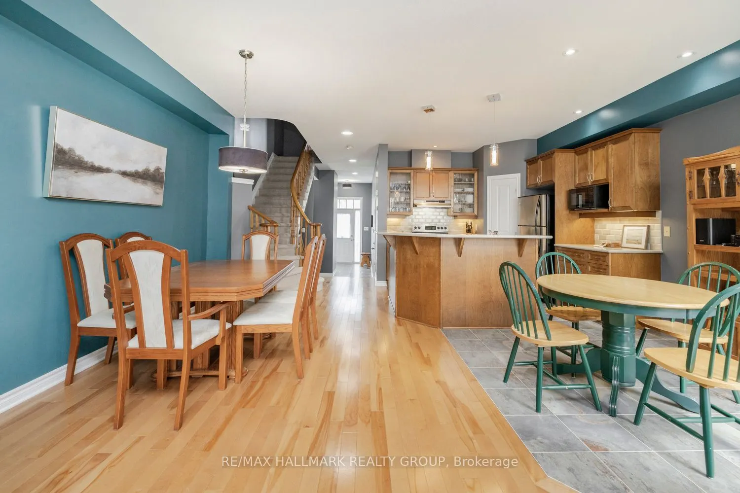 202 Waymark Crescent