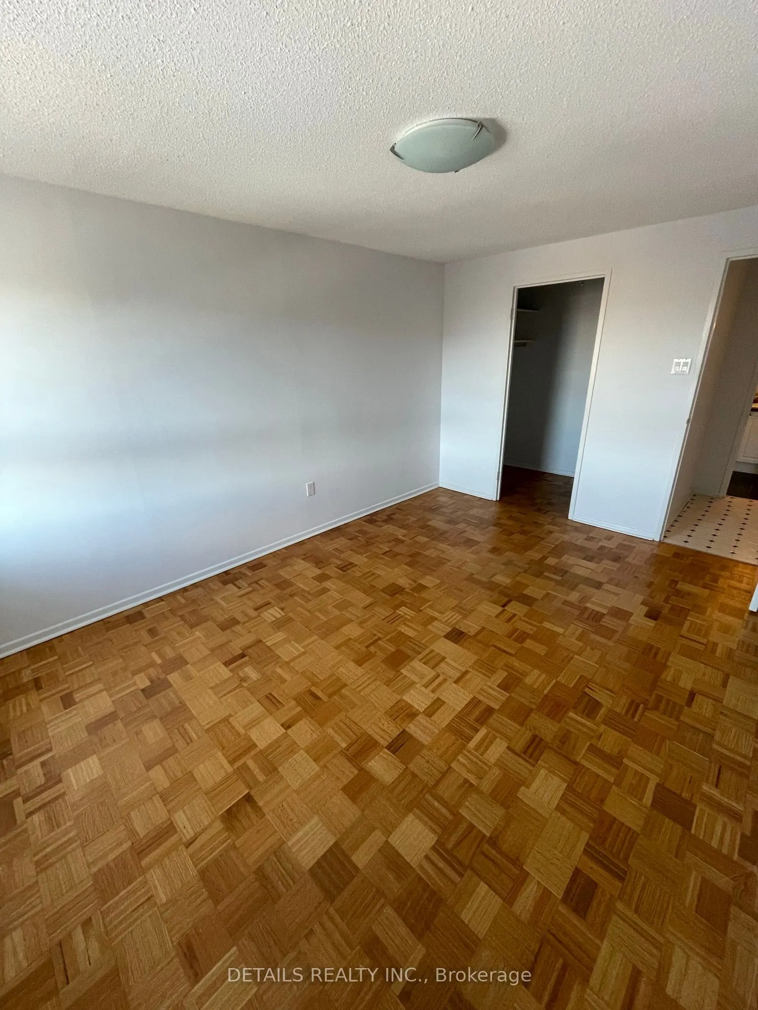 1356 Meadowlands Drive E, #1102