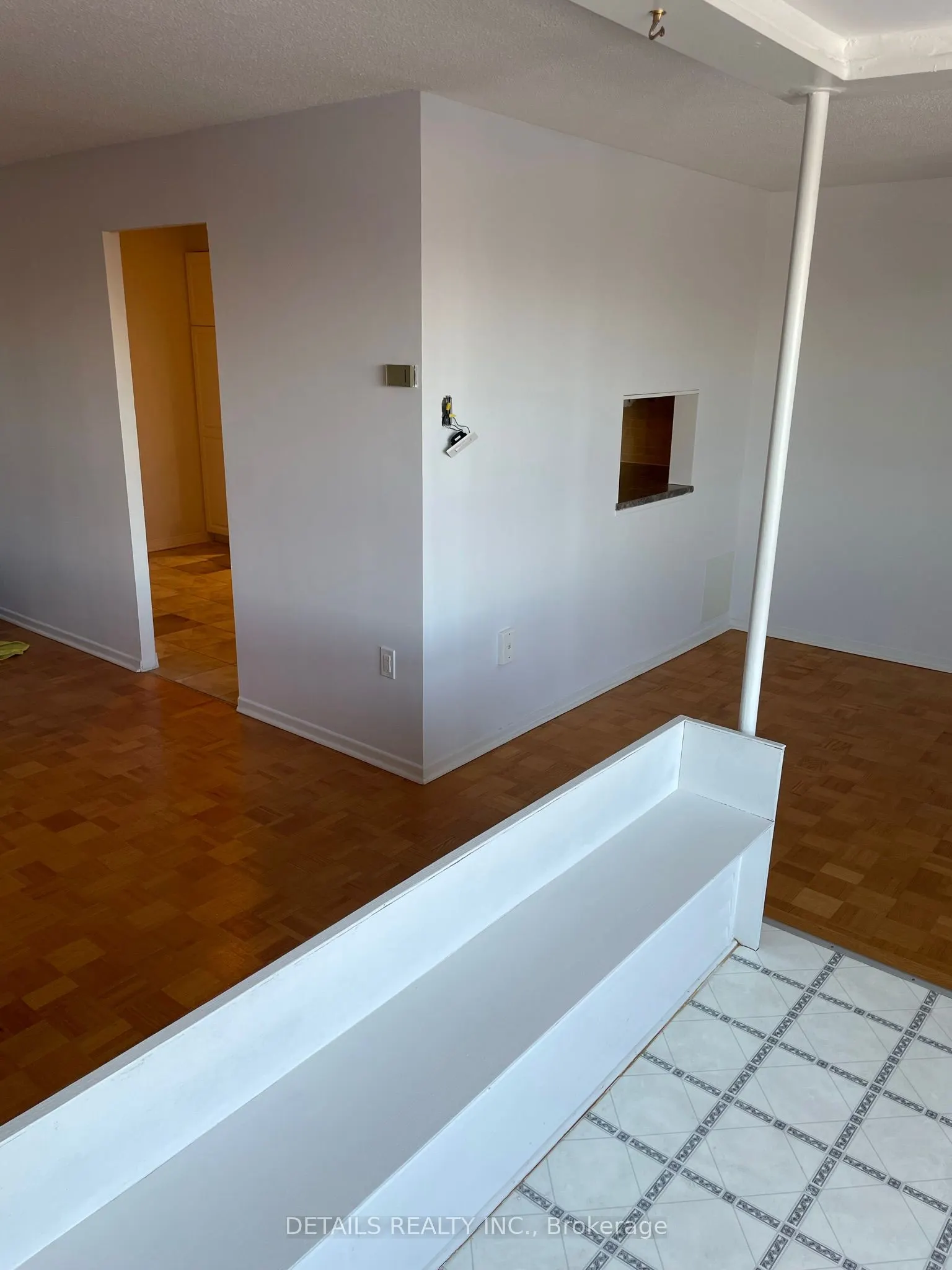 1356 Meadowlands Drive E, #1102